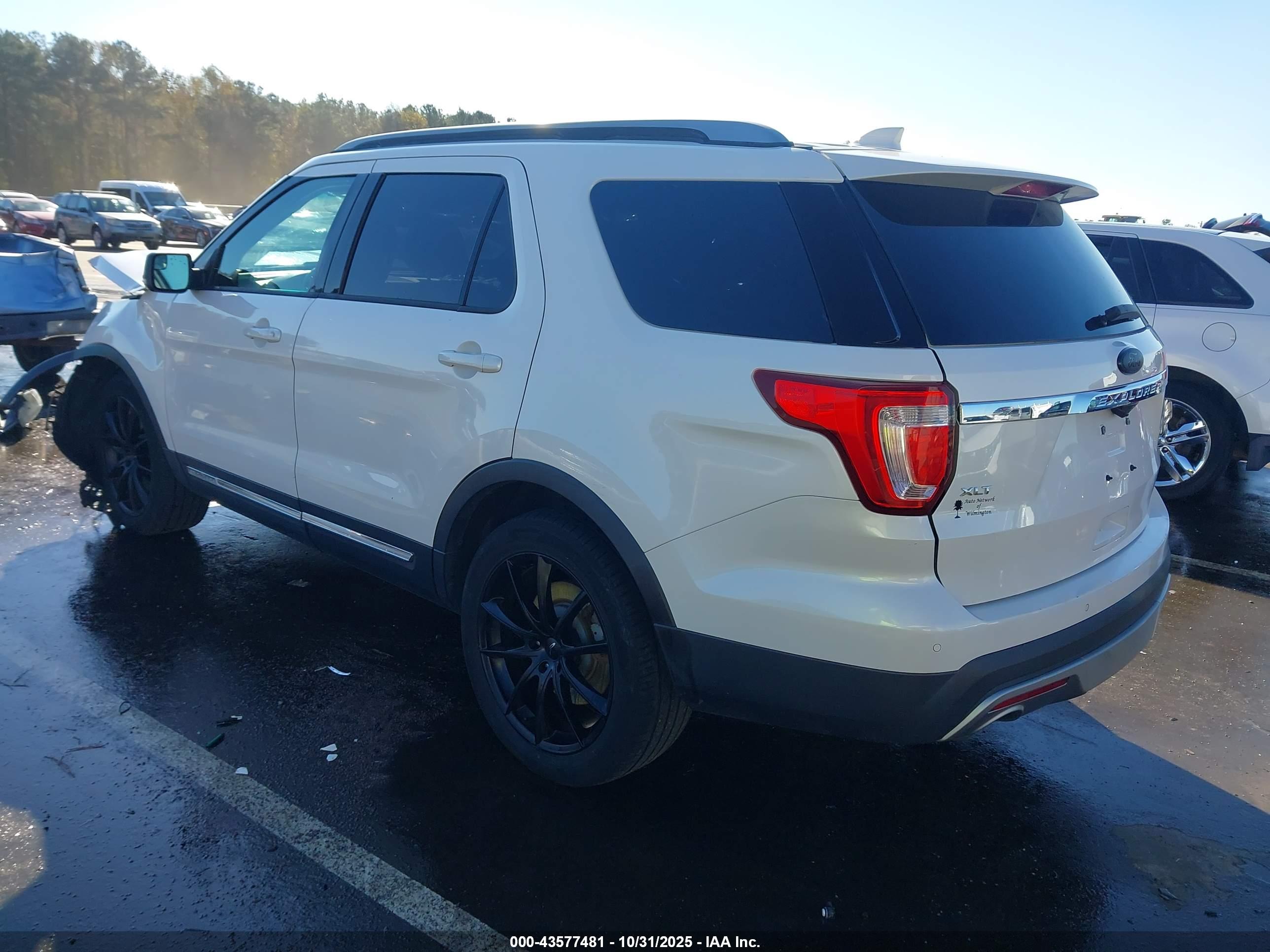 FORD EXPLORER image 3