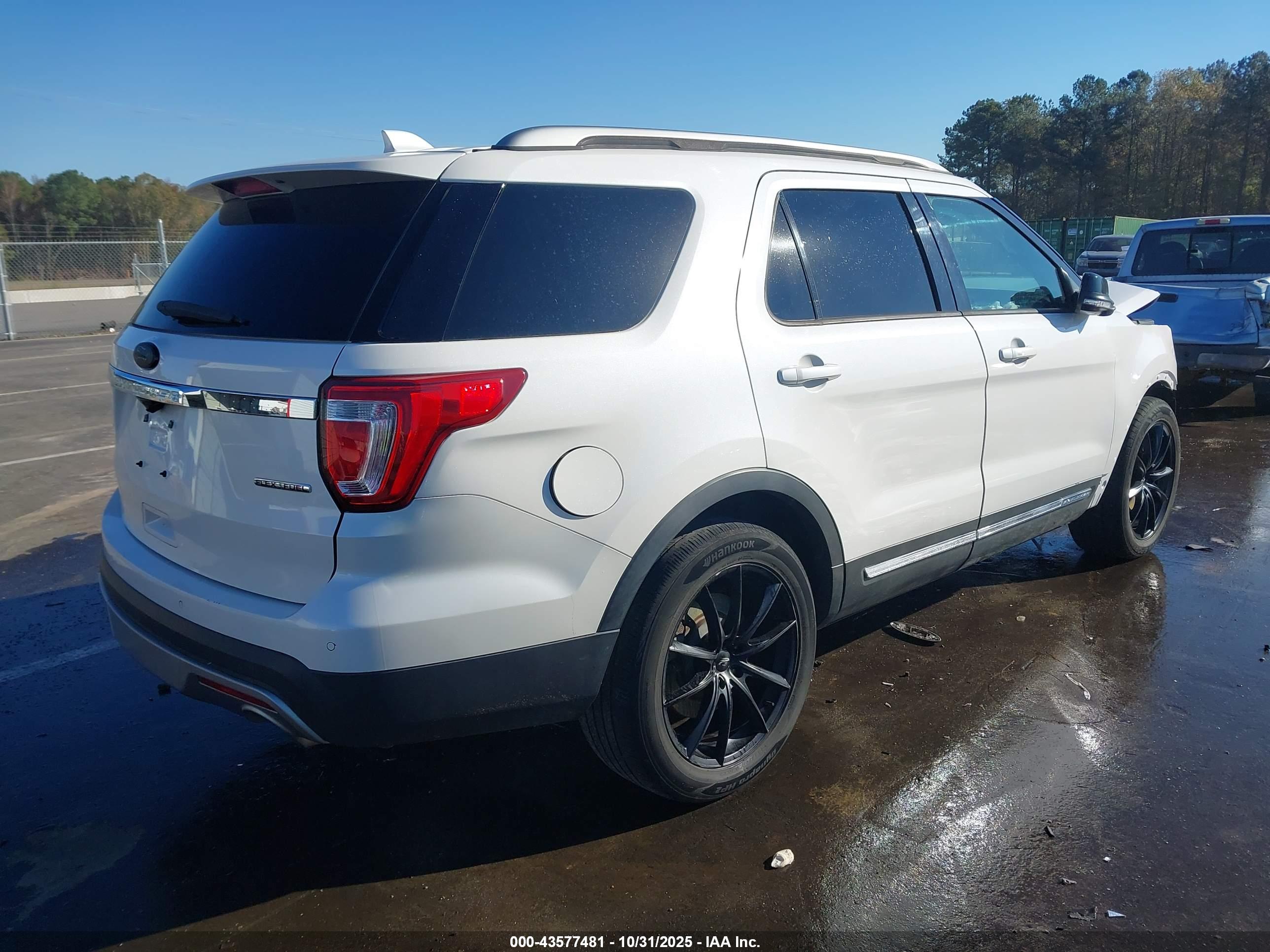 FORD EXPLORER image 4