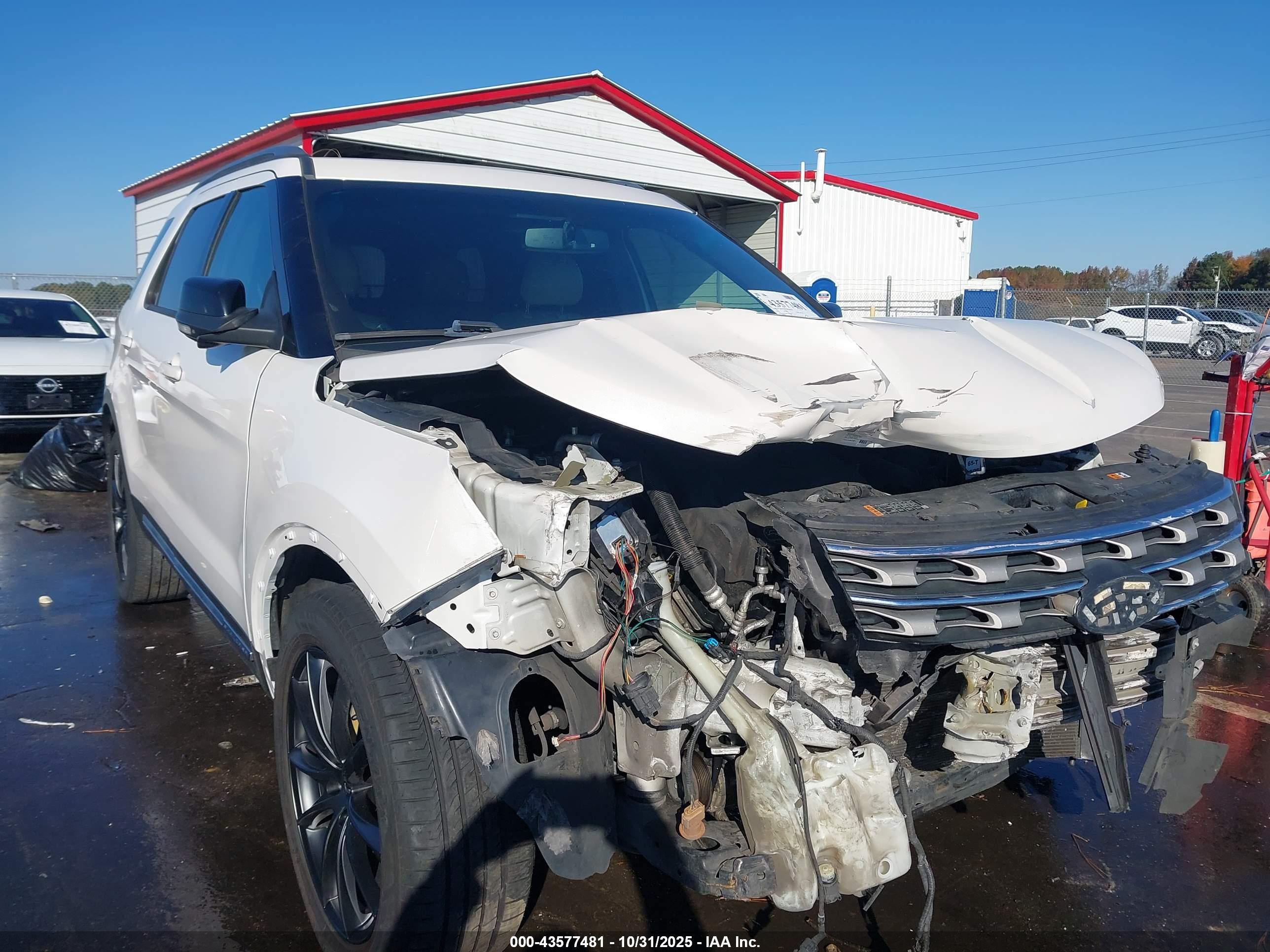 FORD EXPLORER image 6