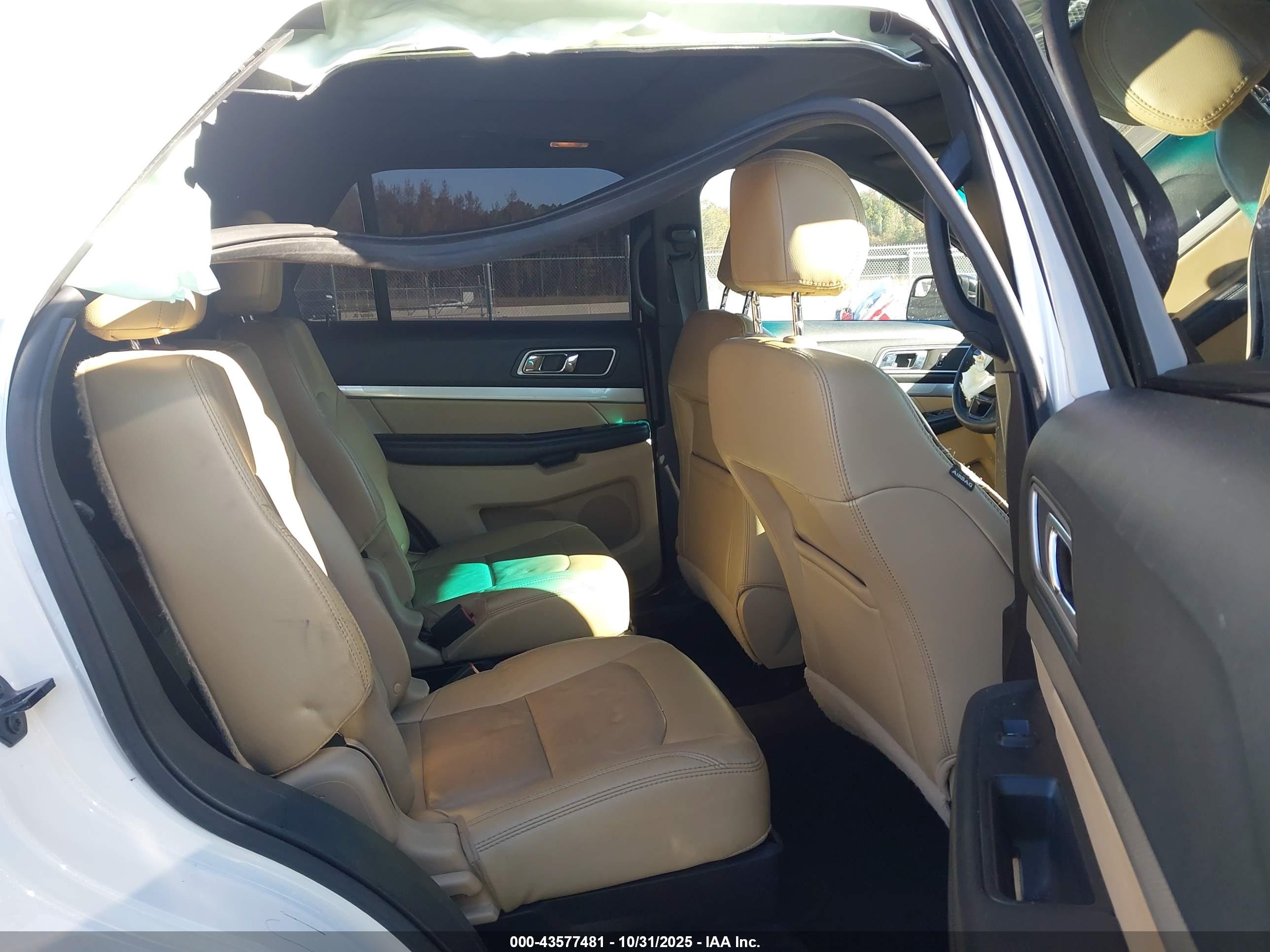 FORD EXPLORER image 8