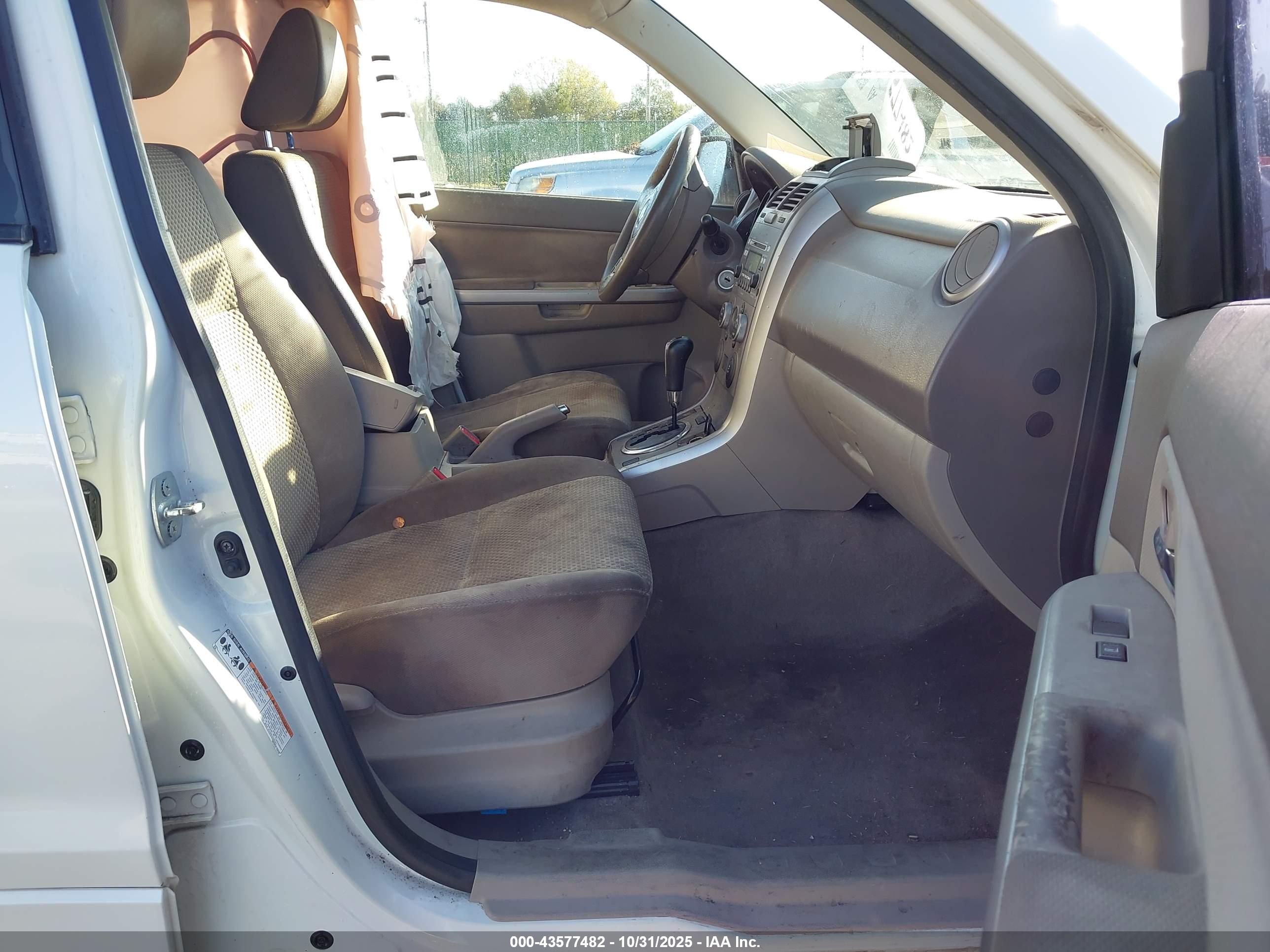 SUZUKI GRAND image 5