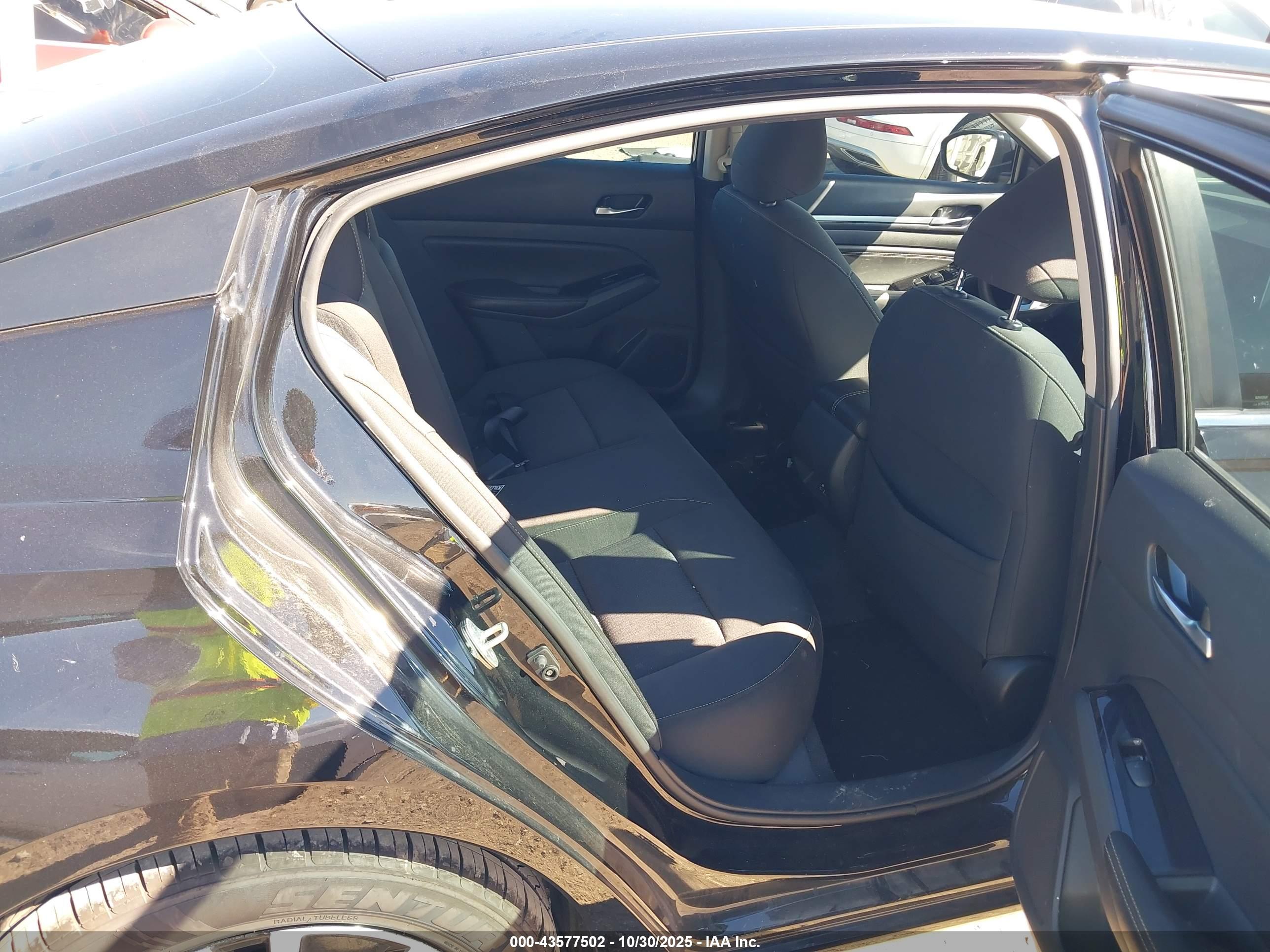 NISSAN ALTIMA image 8