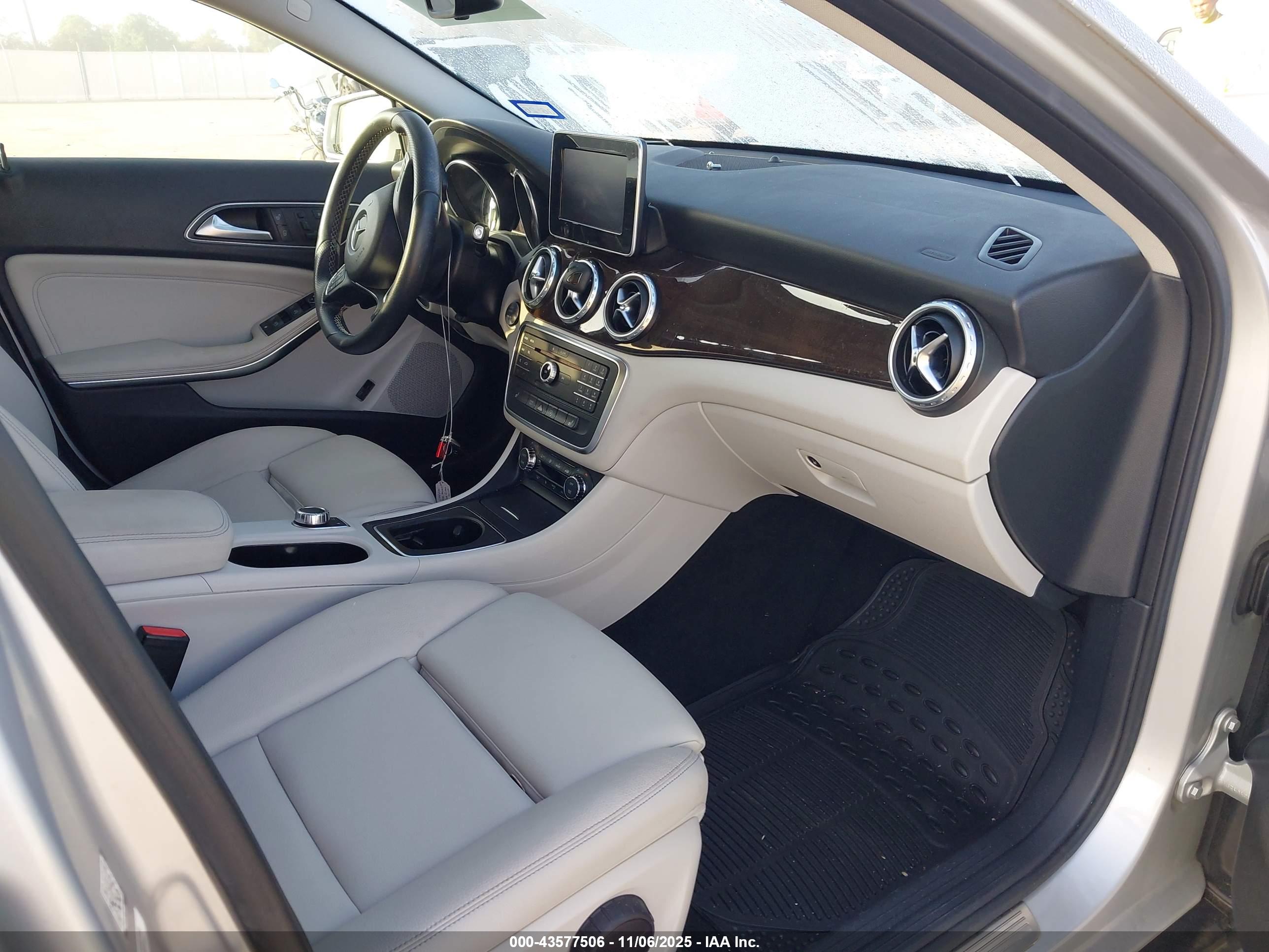 MERCEDES-BENZ GLA image 5
