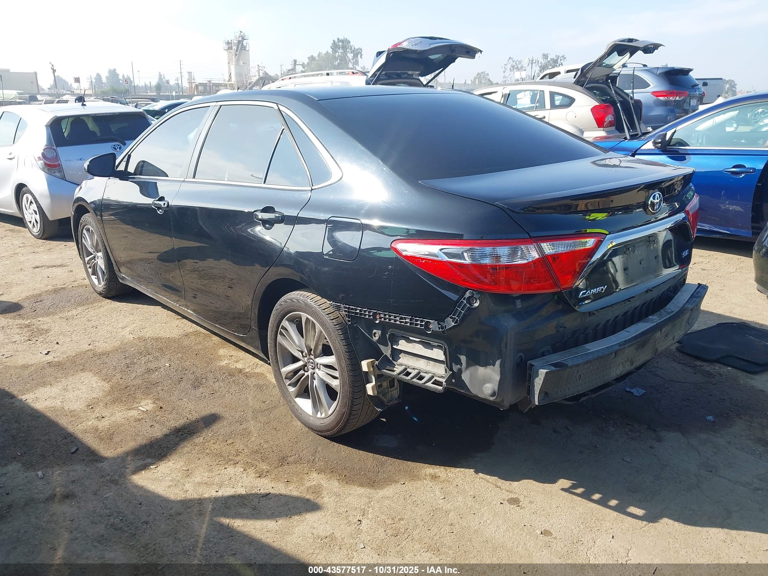TOYOTA CAMRY image 3