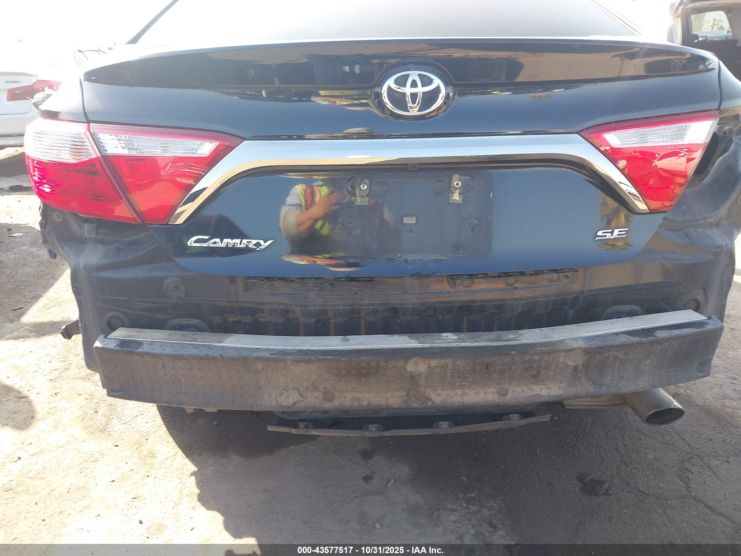 TOYOTA CAMRY image 6