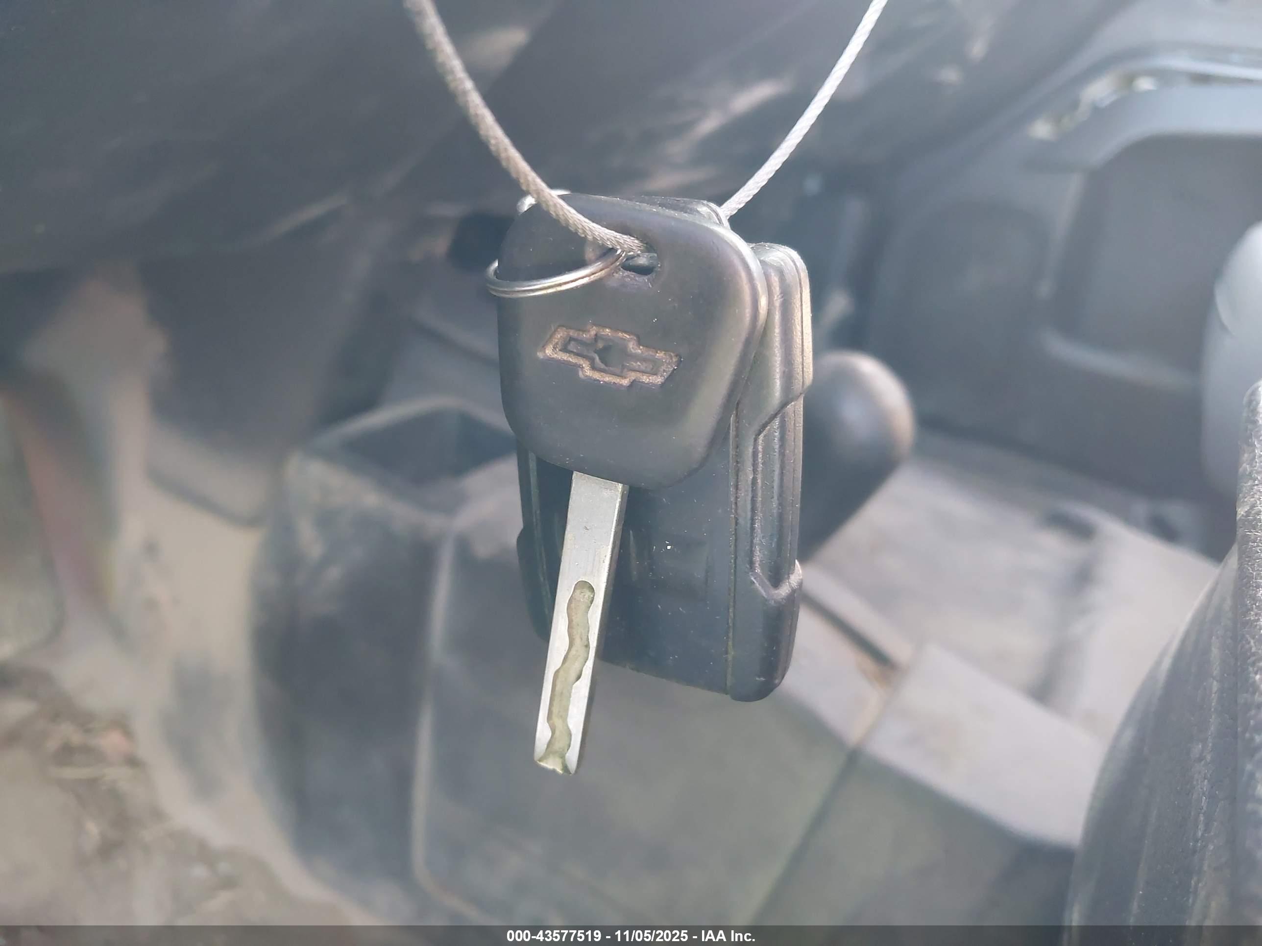 CHEVROLET SILVERADO image 11