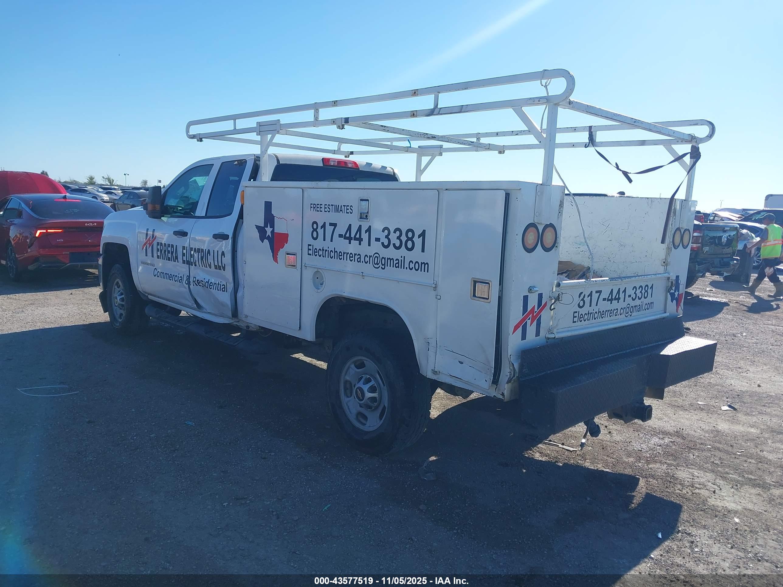 CHEVROLET SILVERADO image 3