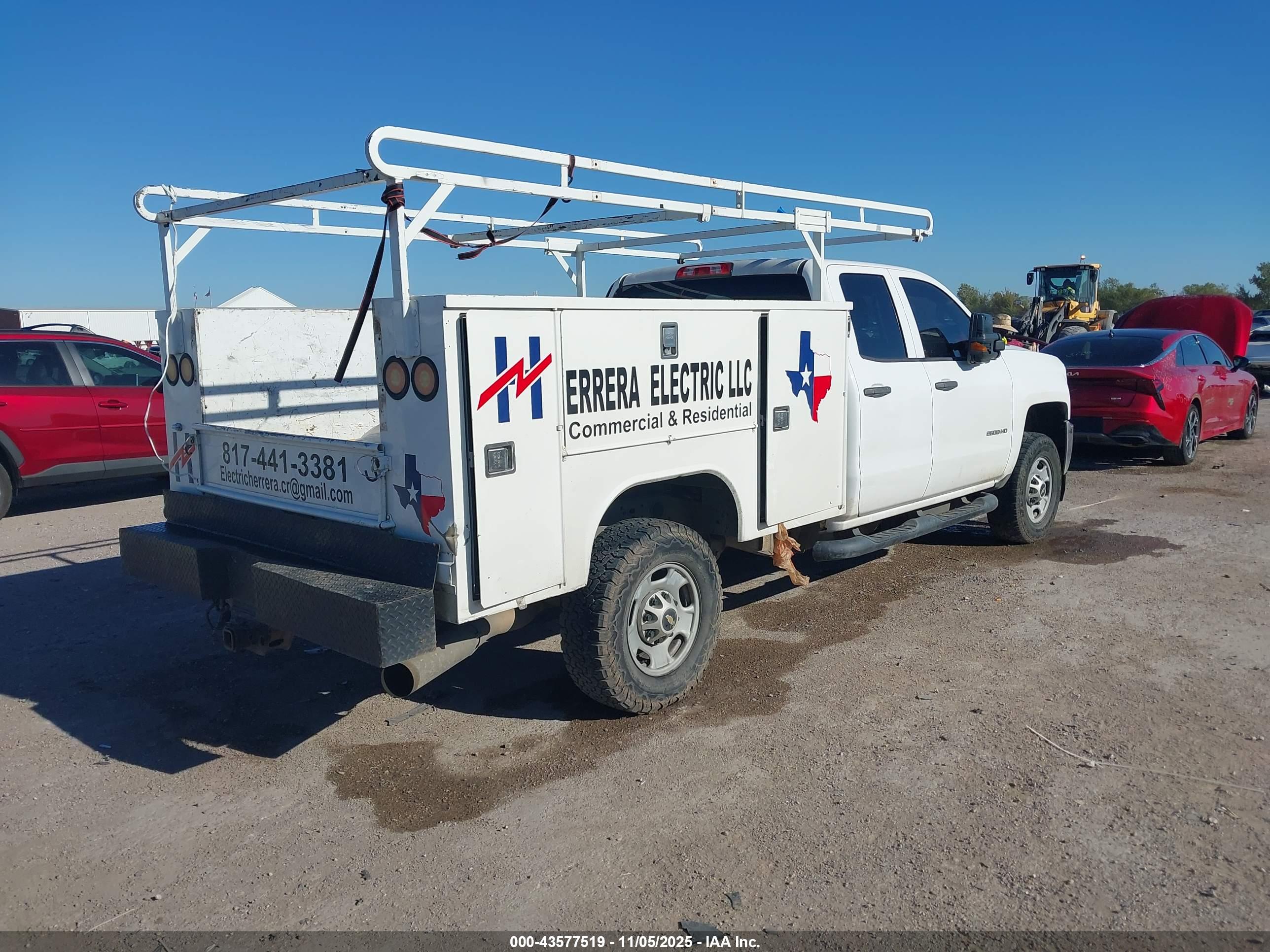 CHEVROLET SILVERADO image 4