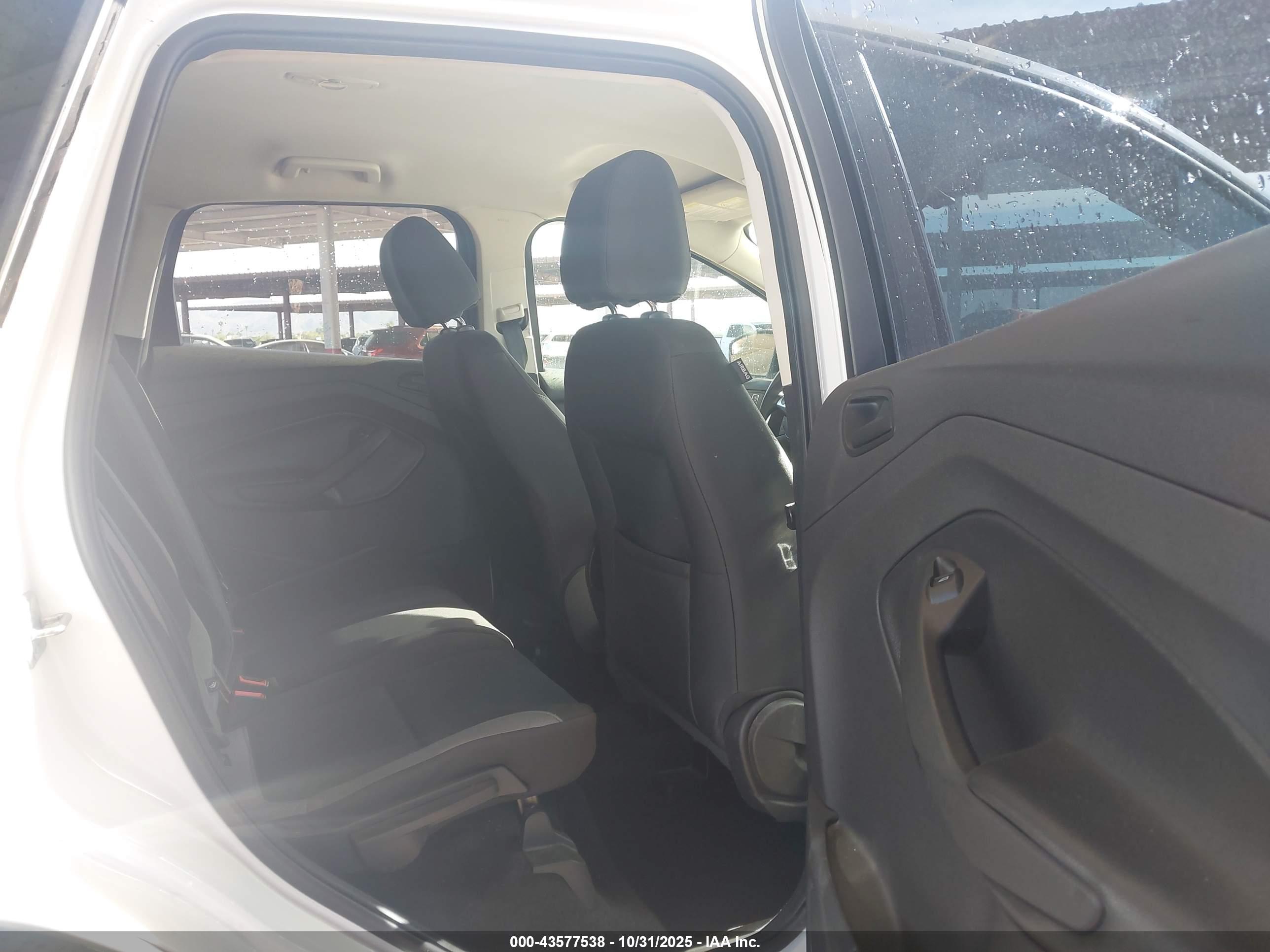 FORD ESCAPE image 8