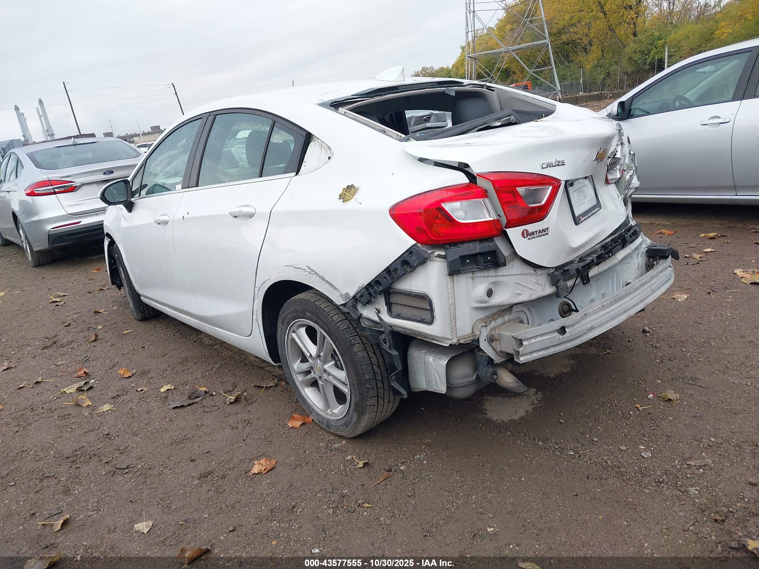 CHEVROLET CRUZE image 3