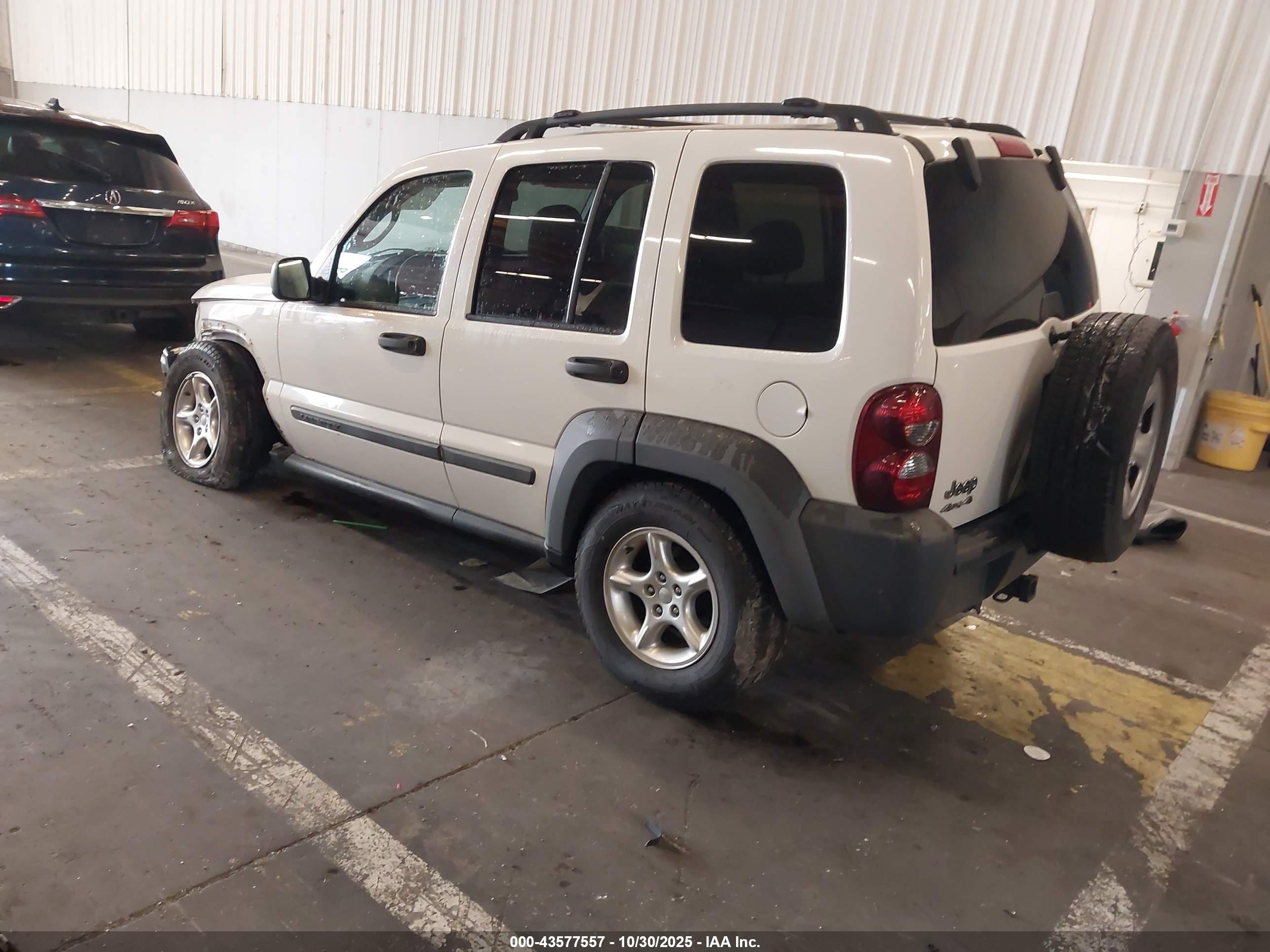 JEEP LIBERTY image 3