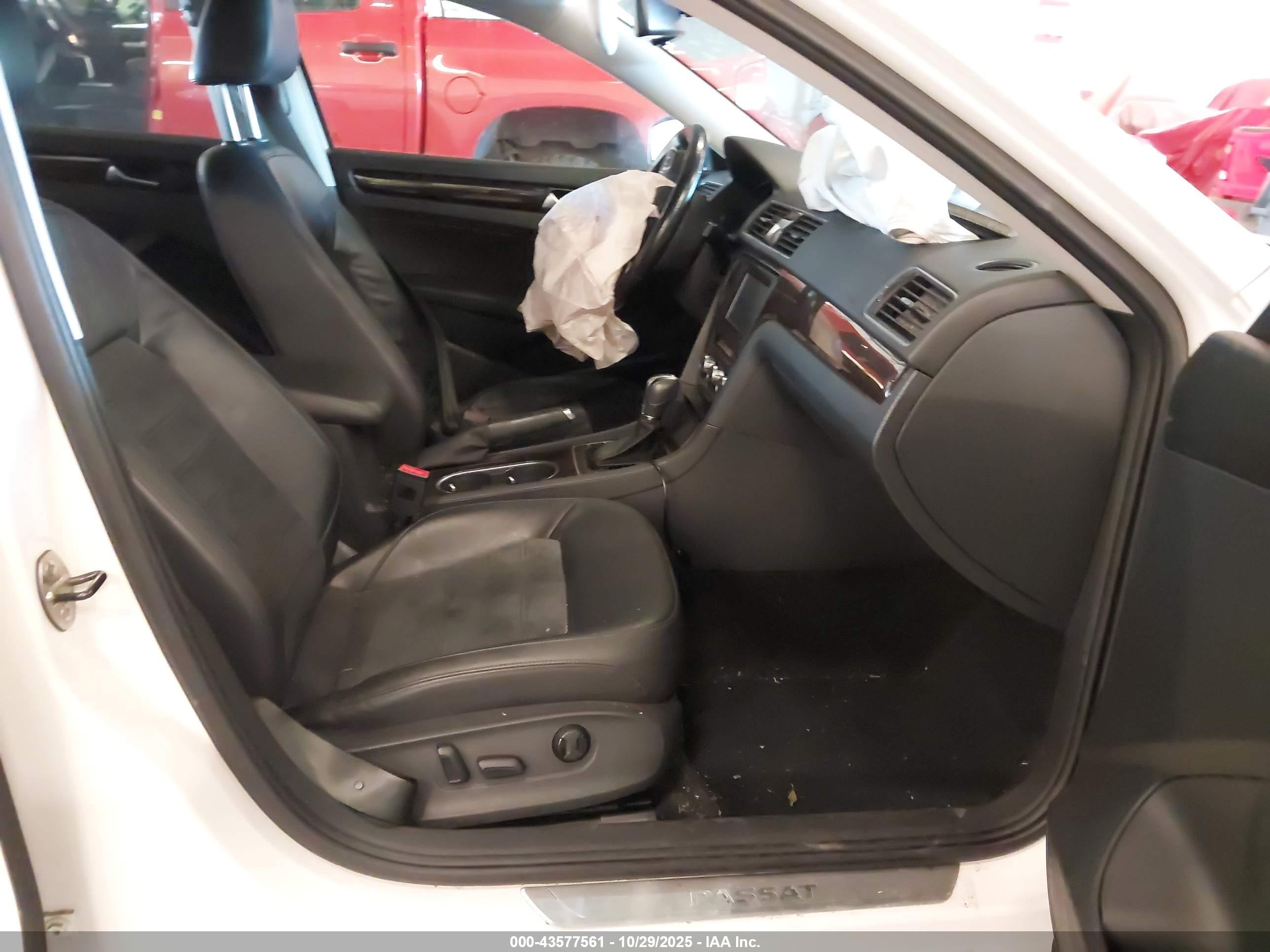 VOLKSWAGEN PASSAT image 5