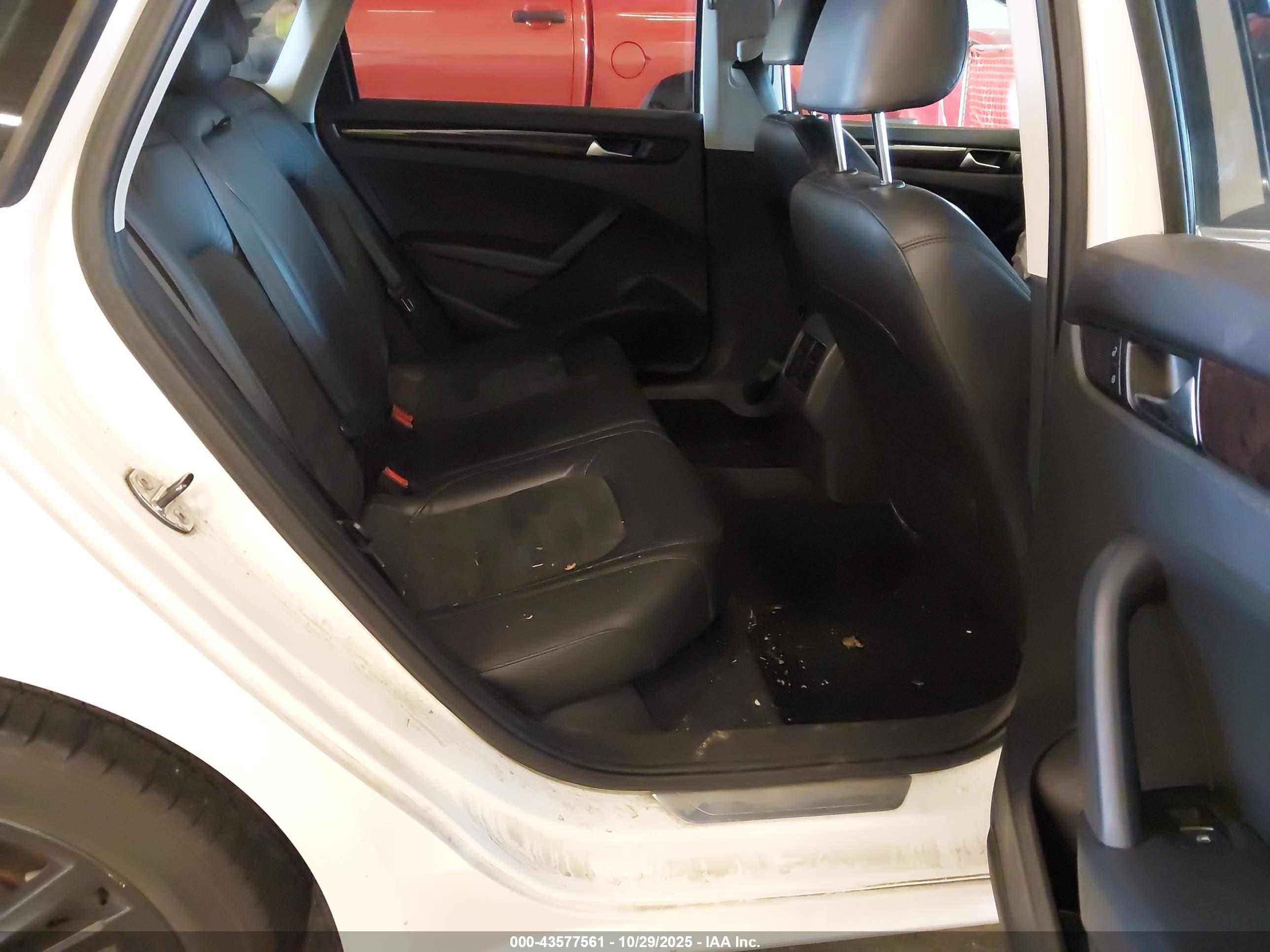 VOLKSWAGEN PASSAT image 8