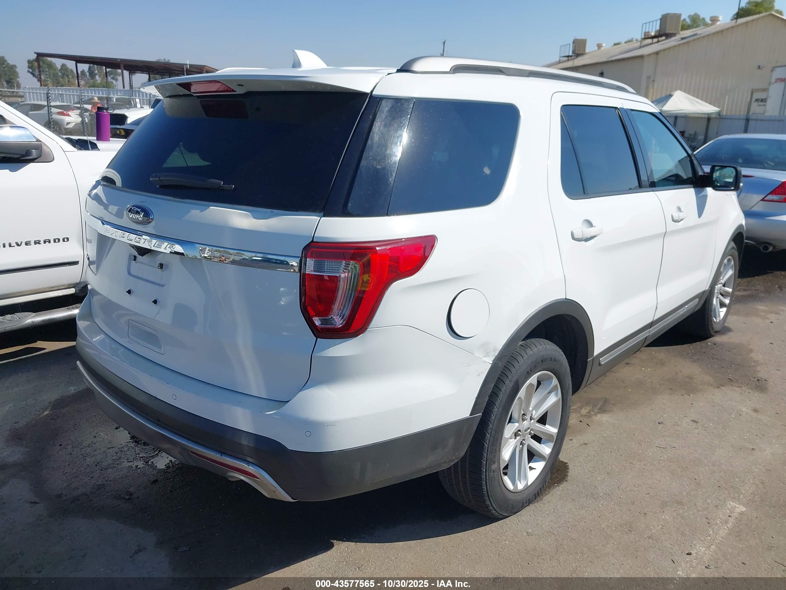 FORD EXPLORER image 4