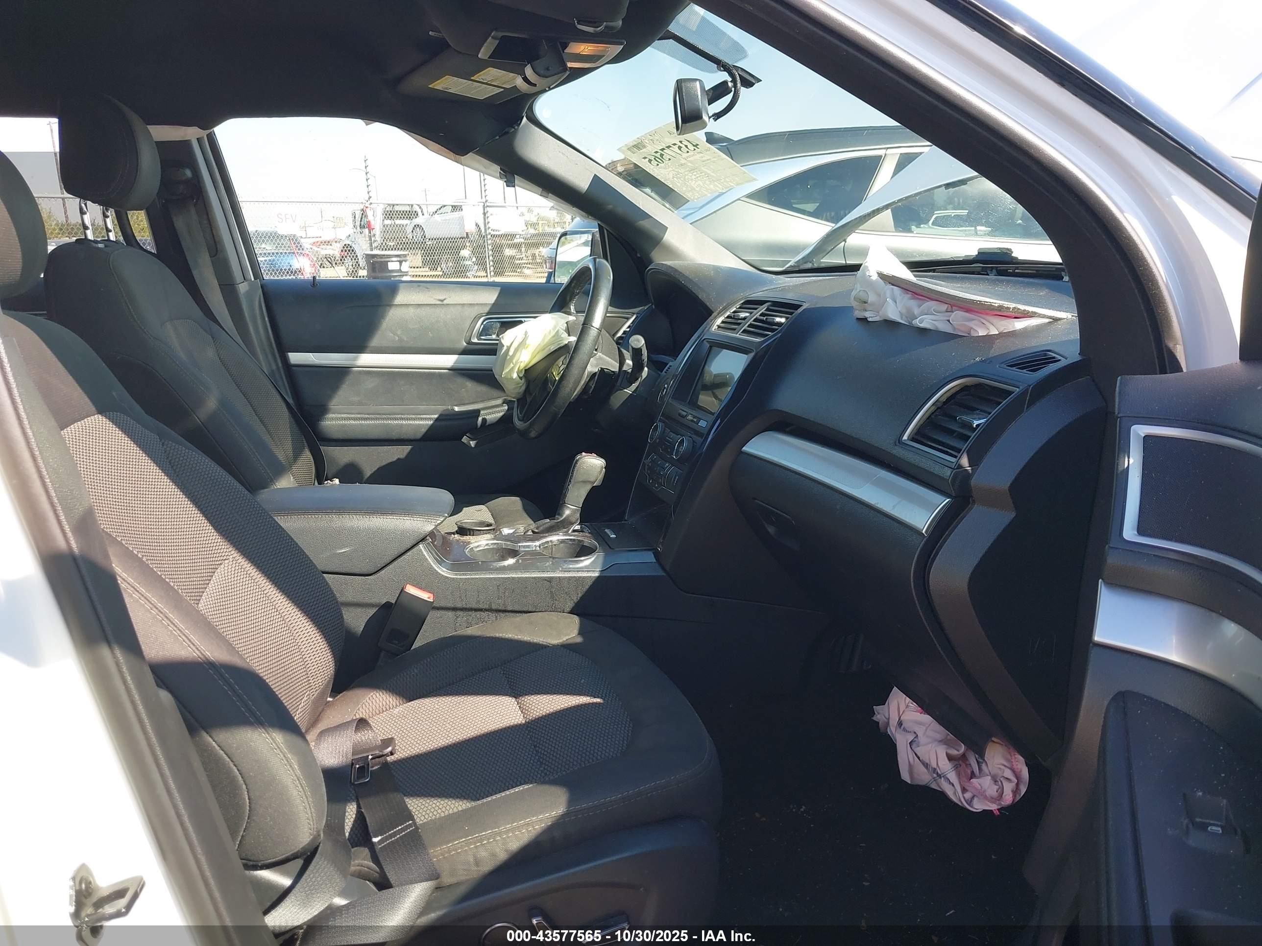 FORD EXPLORER image 5