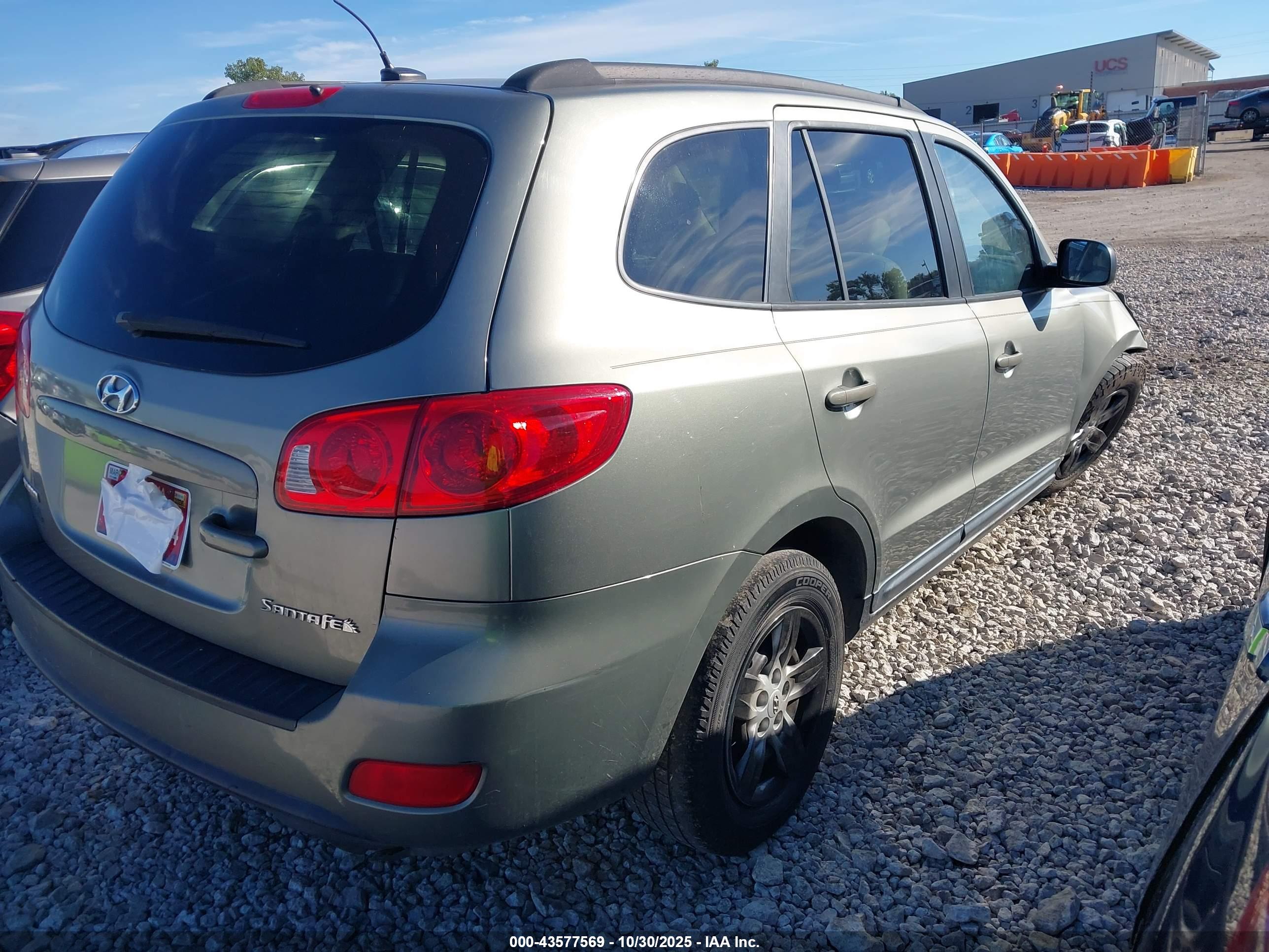 HYUNDAI SANTA image 4
