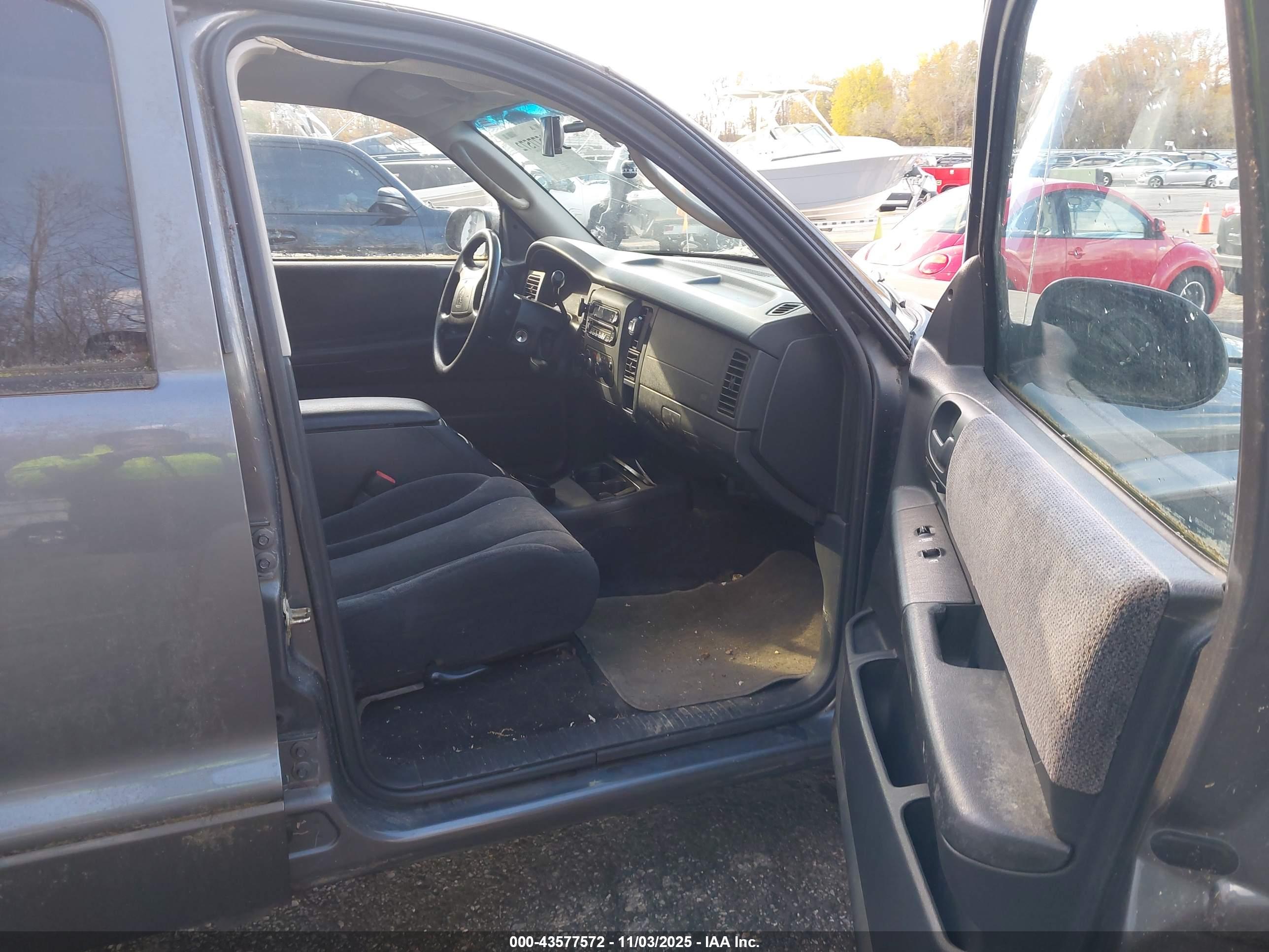 DODGE DAKOTA image 5