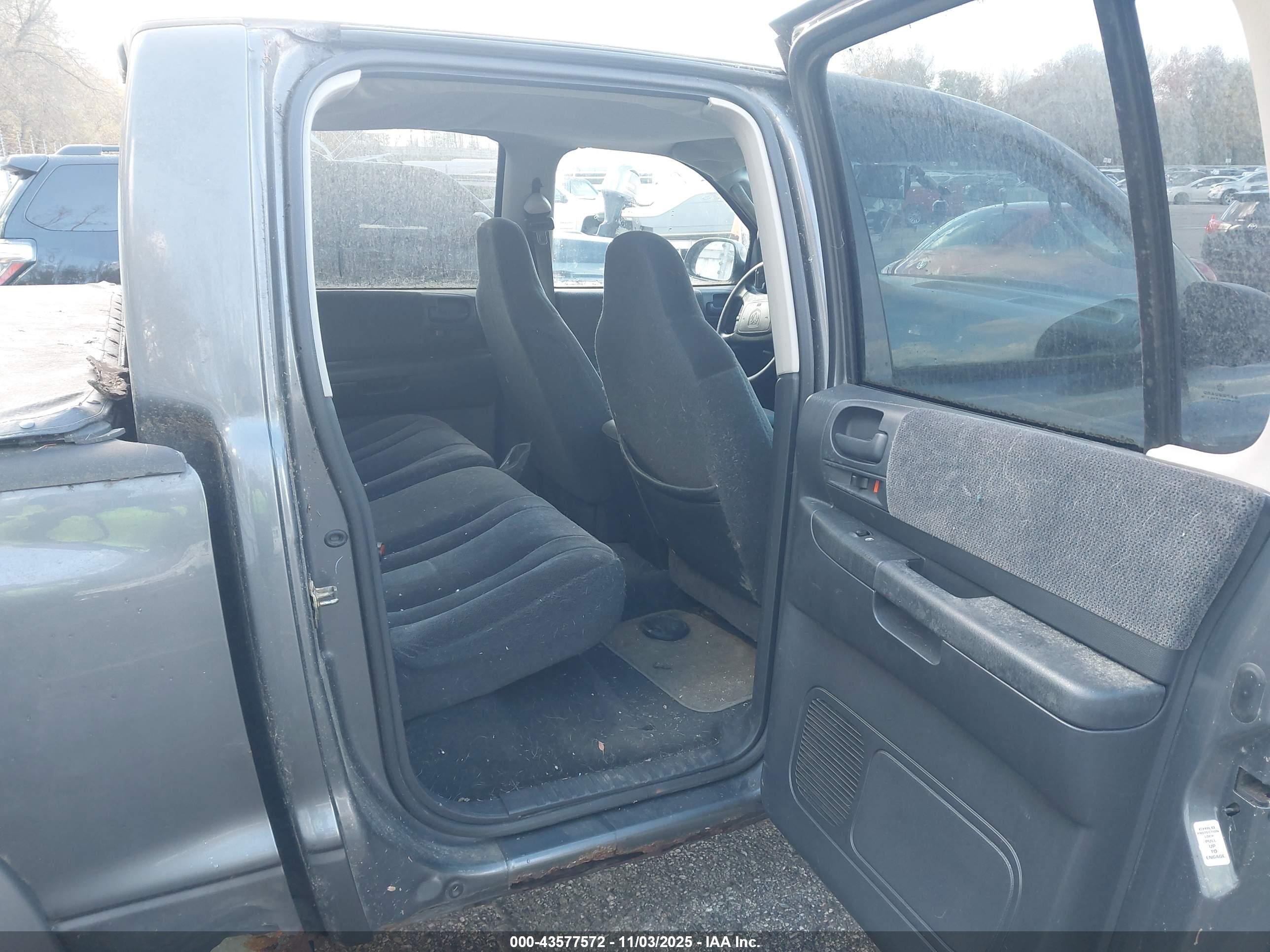 DODGE DAKOTA image 8