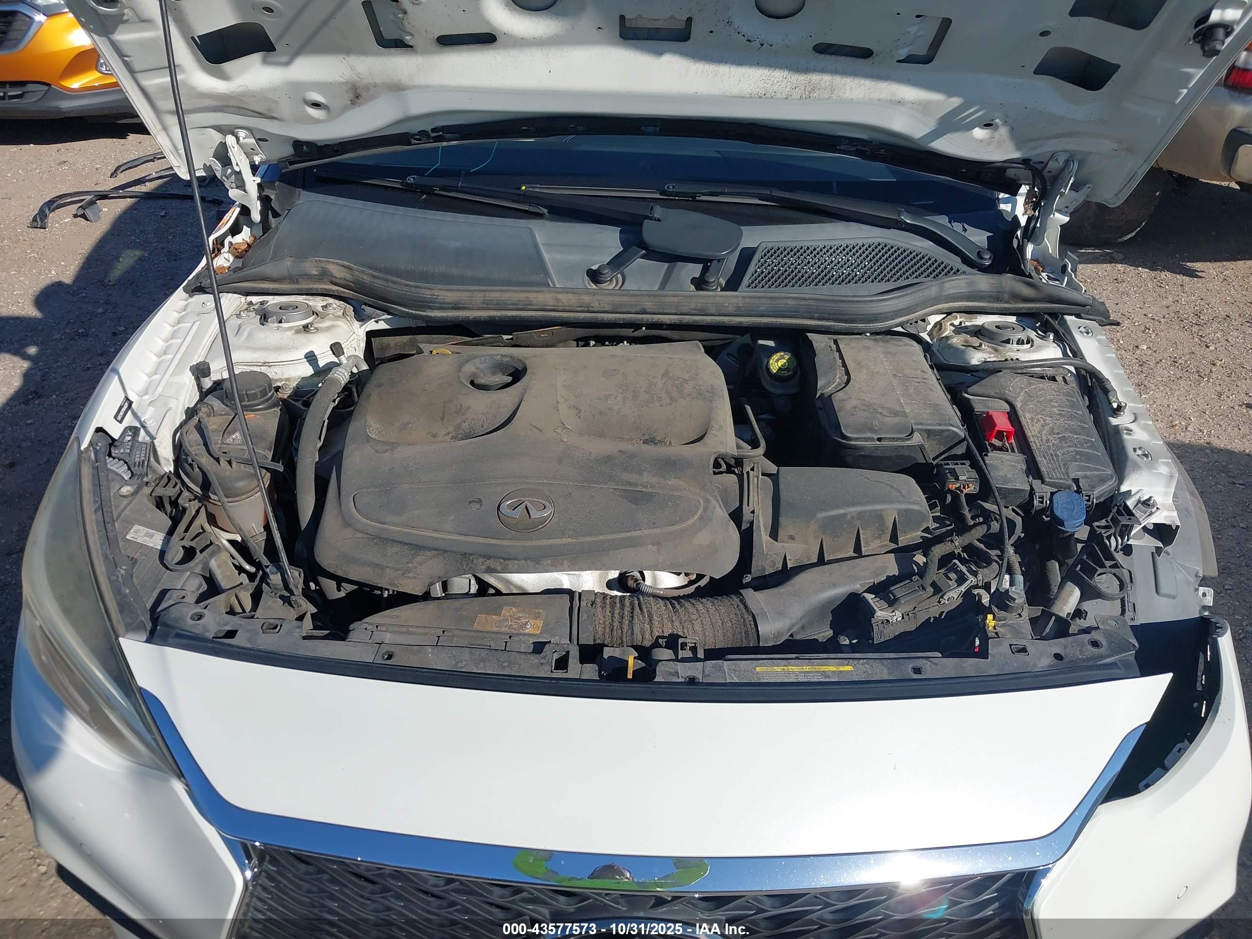 INFINITI QX30 image 10
