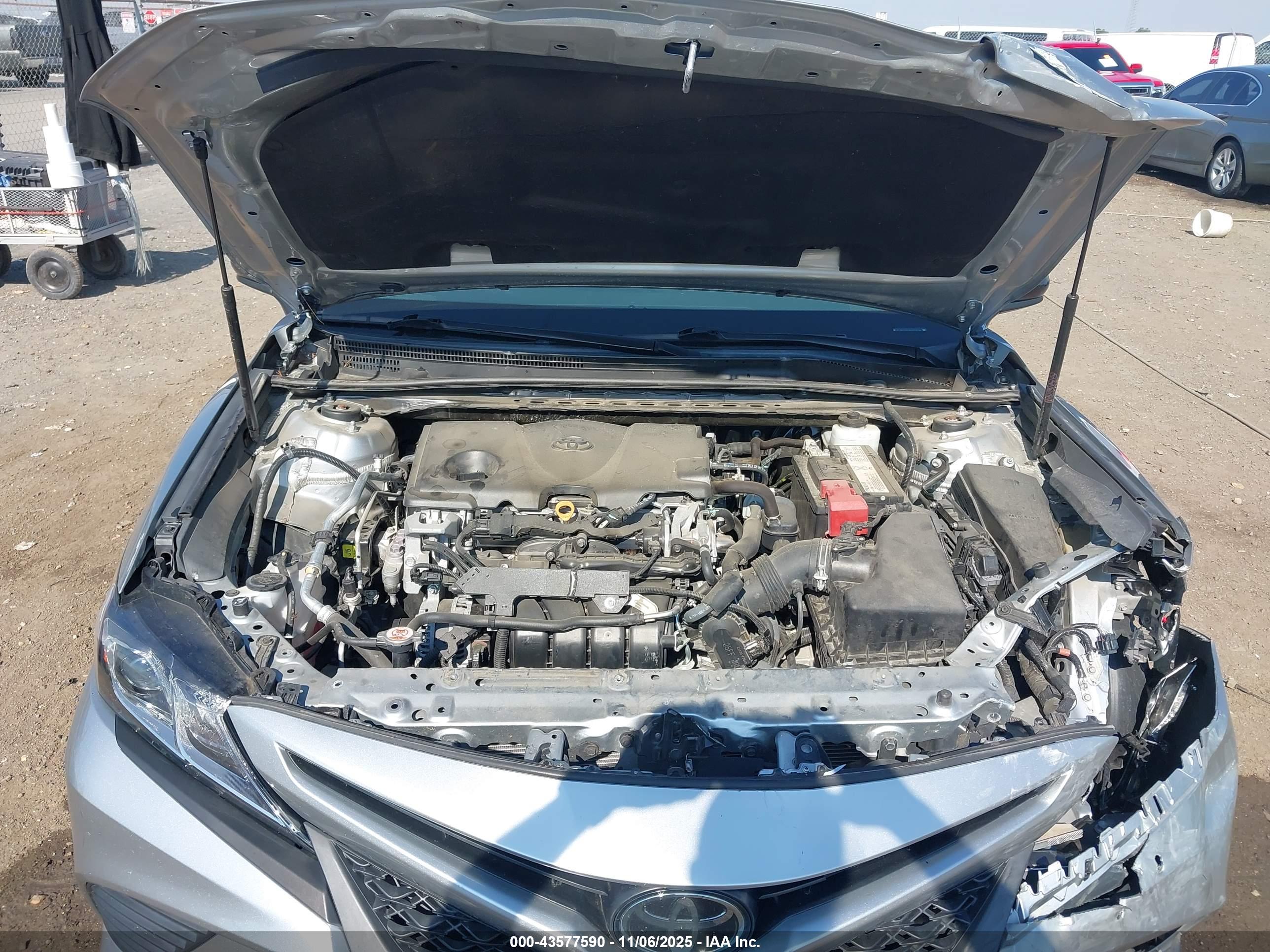 TOYOTA CAMRY image 10