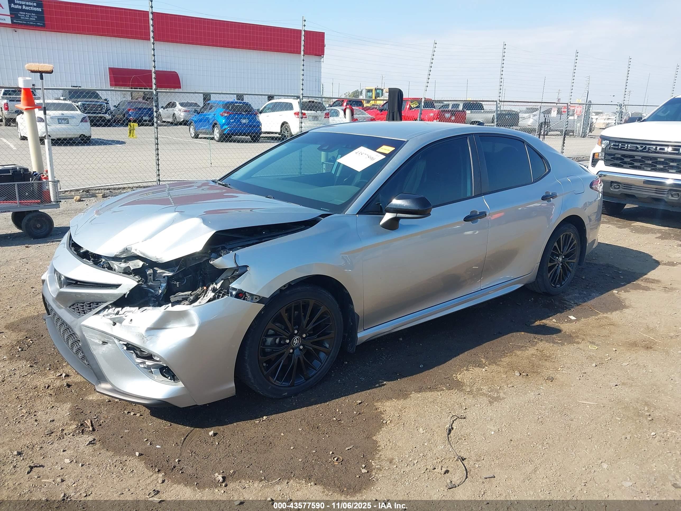 TOYOTA CAMRY image 2
