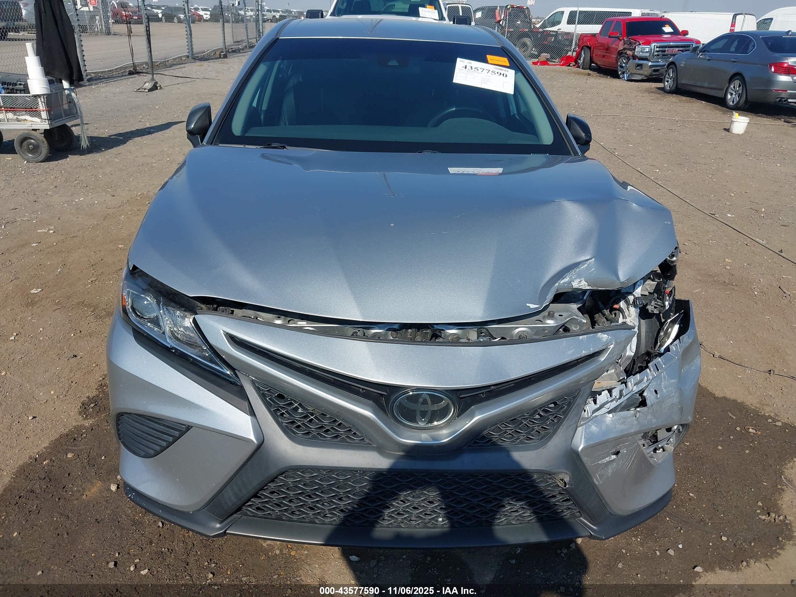 TOYOTA CAMRY image 6