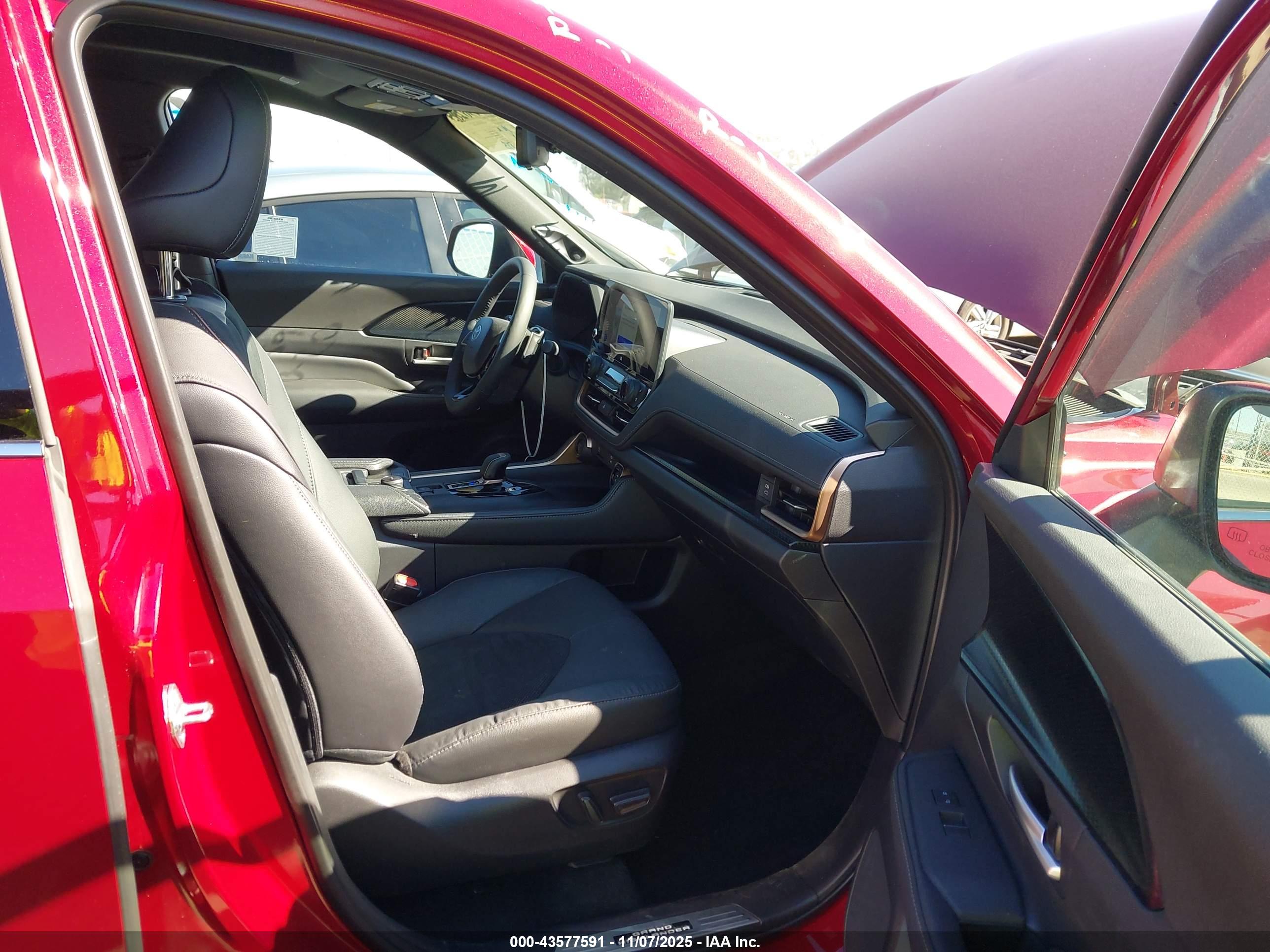 TOYOTA GRAND image 5