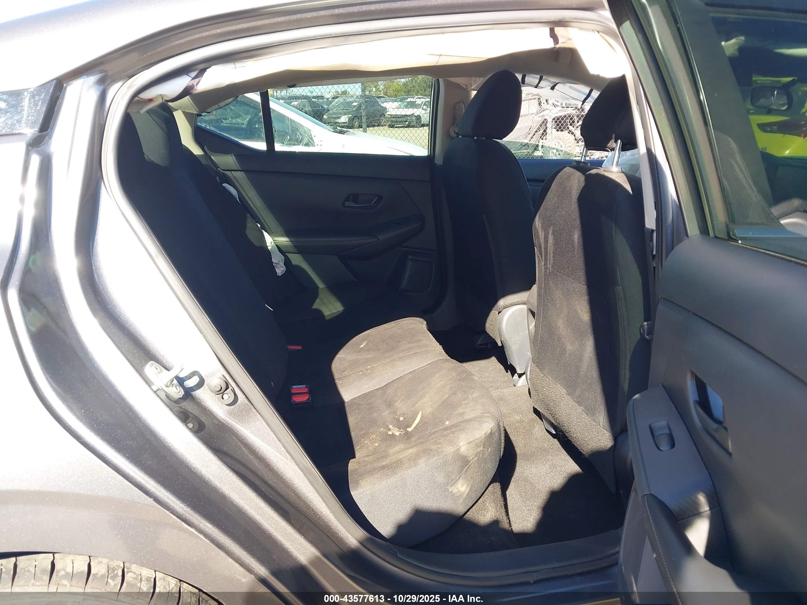 NISSAN SENTRA image 8