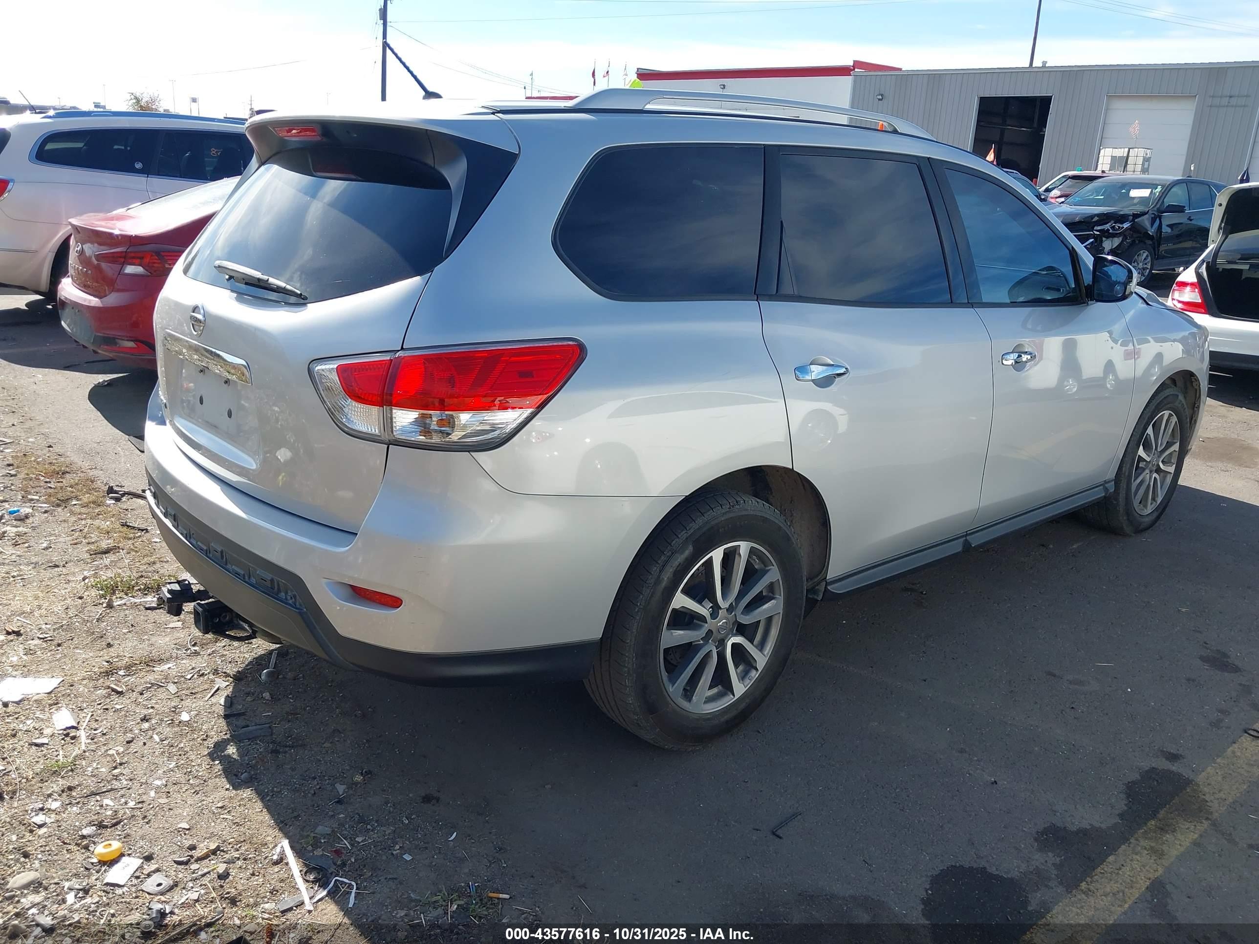 NISSAN PATHFINDER image 4