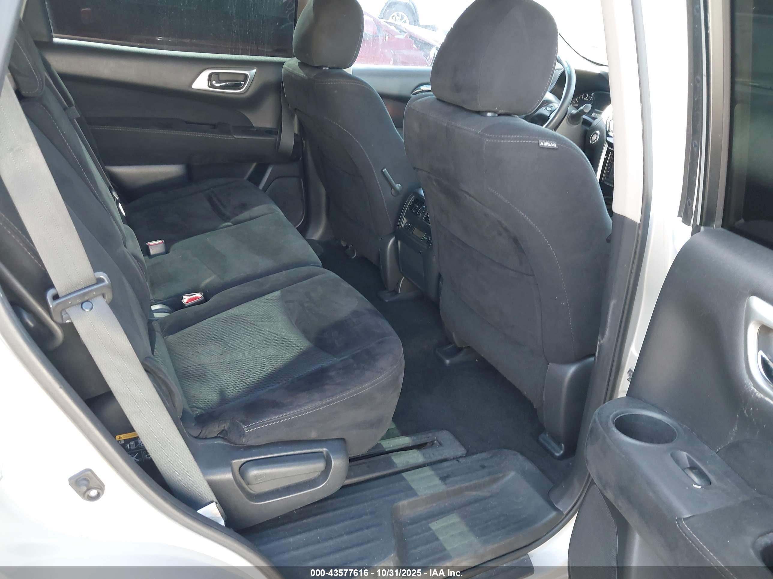NISSAN PATHFINDER image 8