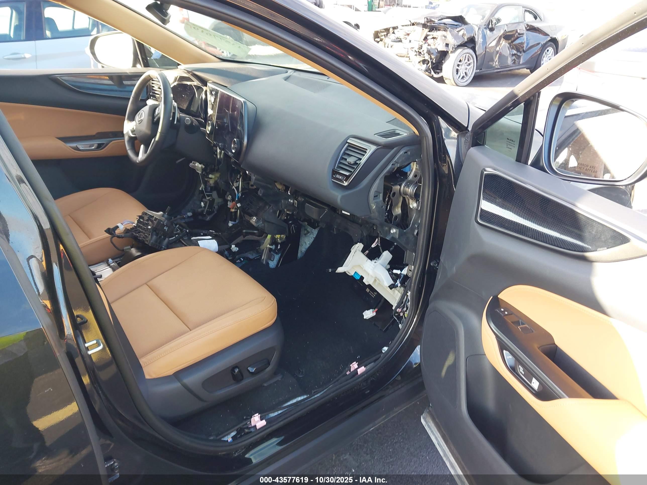 LEXUS NX image 5