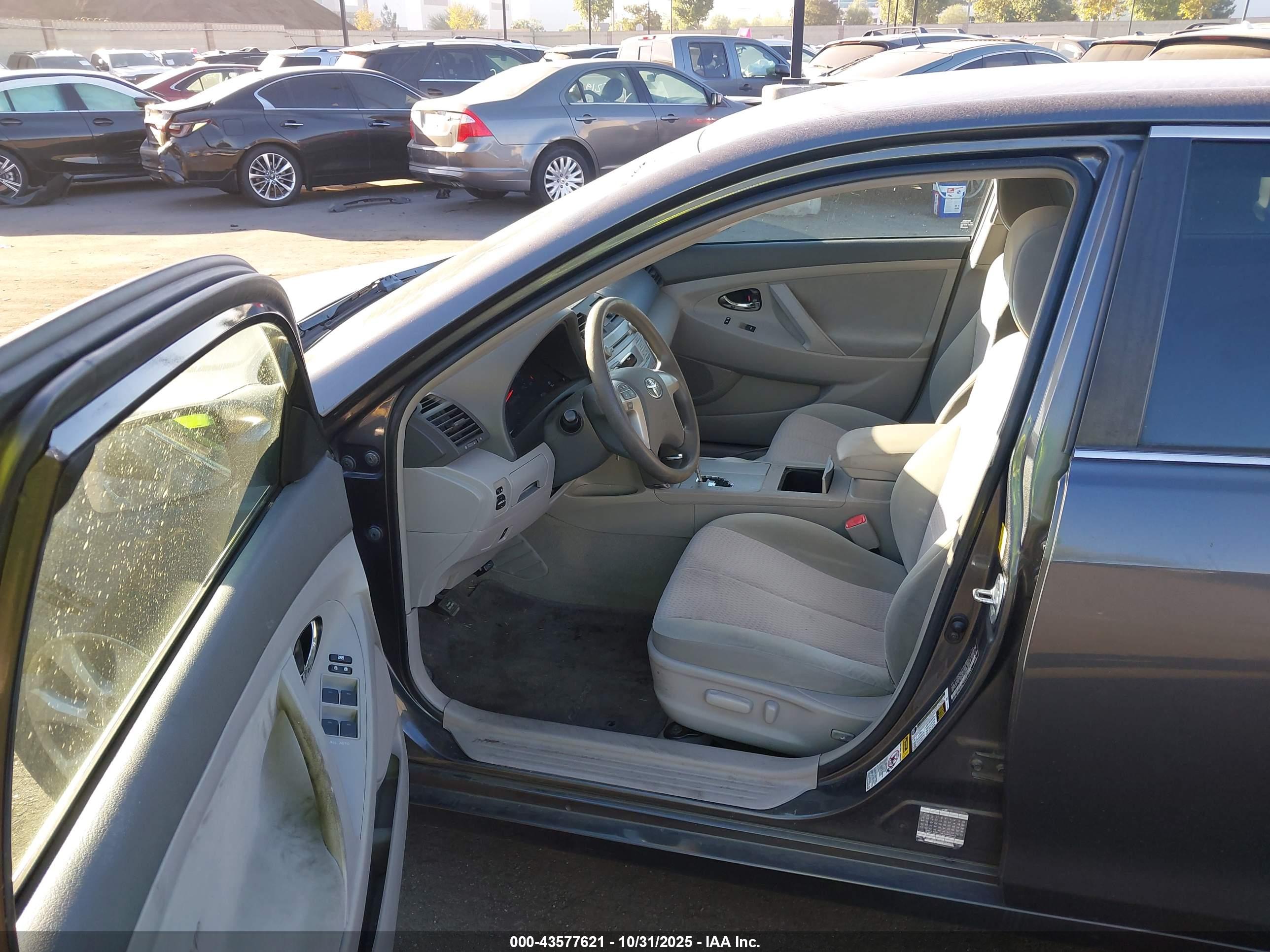 TOYOTA CAMRY image 5
