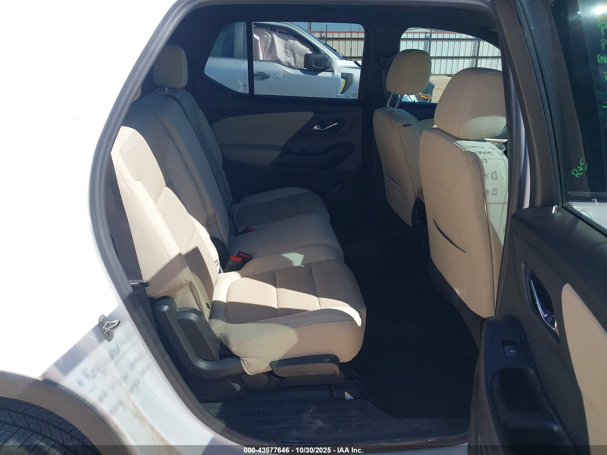 CHEVROLET TRAVERSE image 8