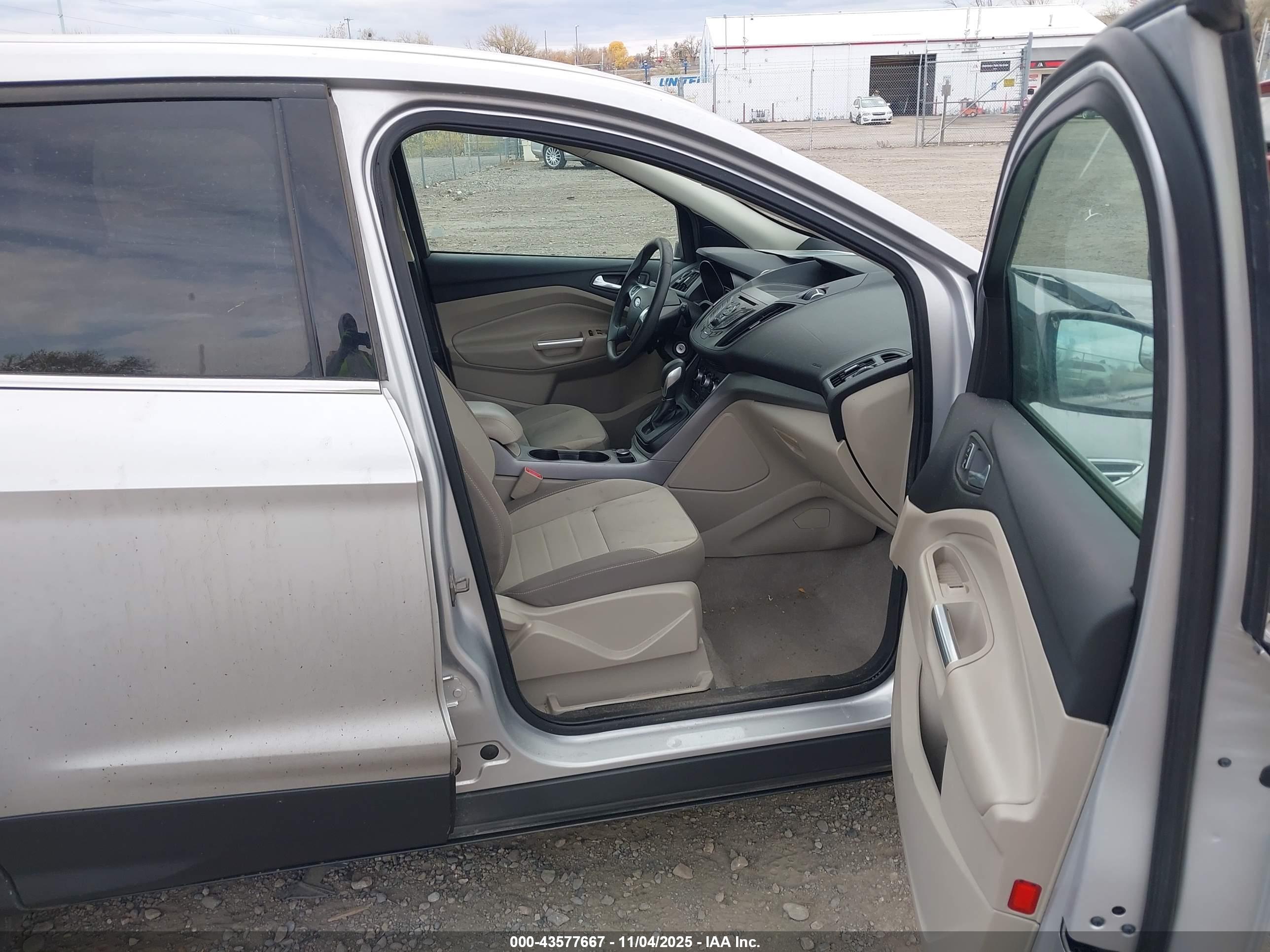 FORD ESCAPE image 5