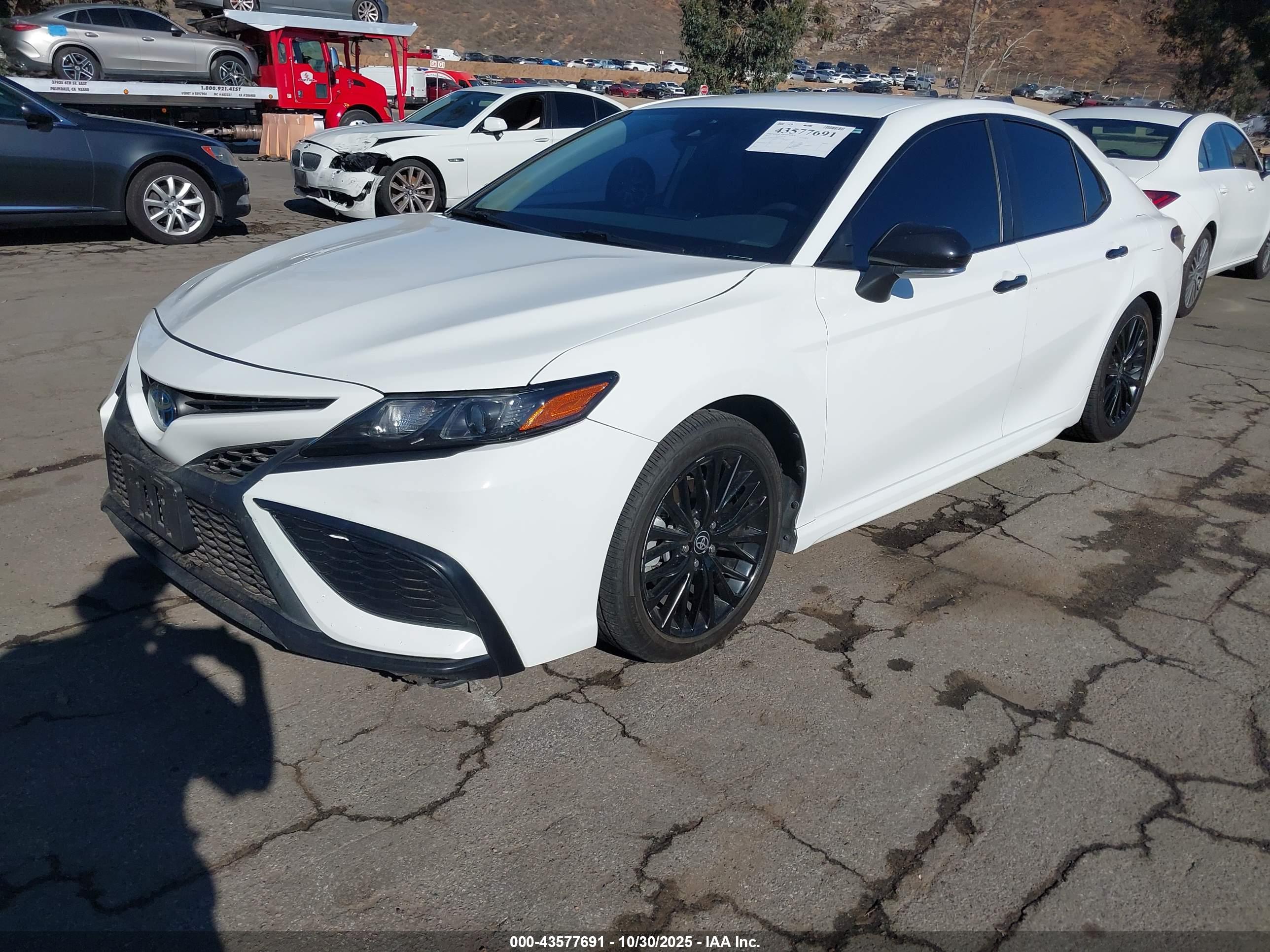 TOYOTA CAMRY image 2