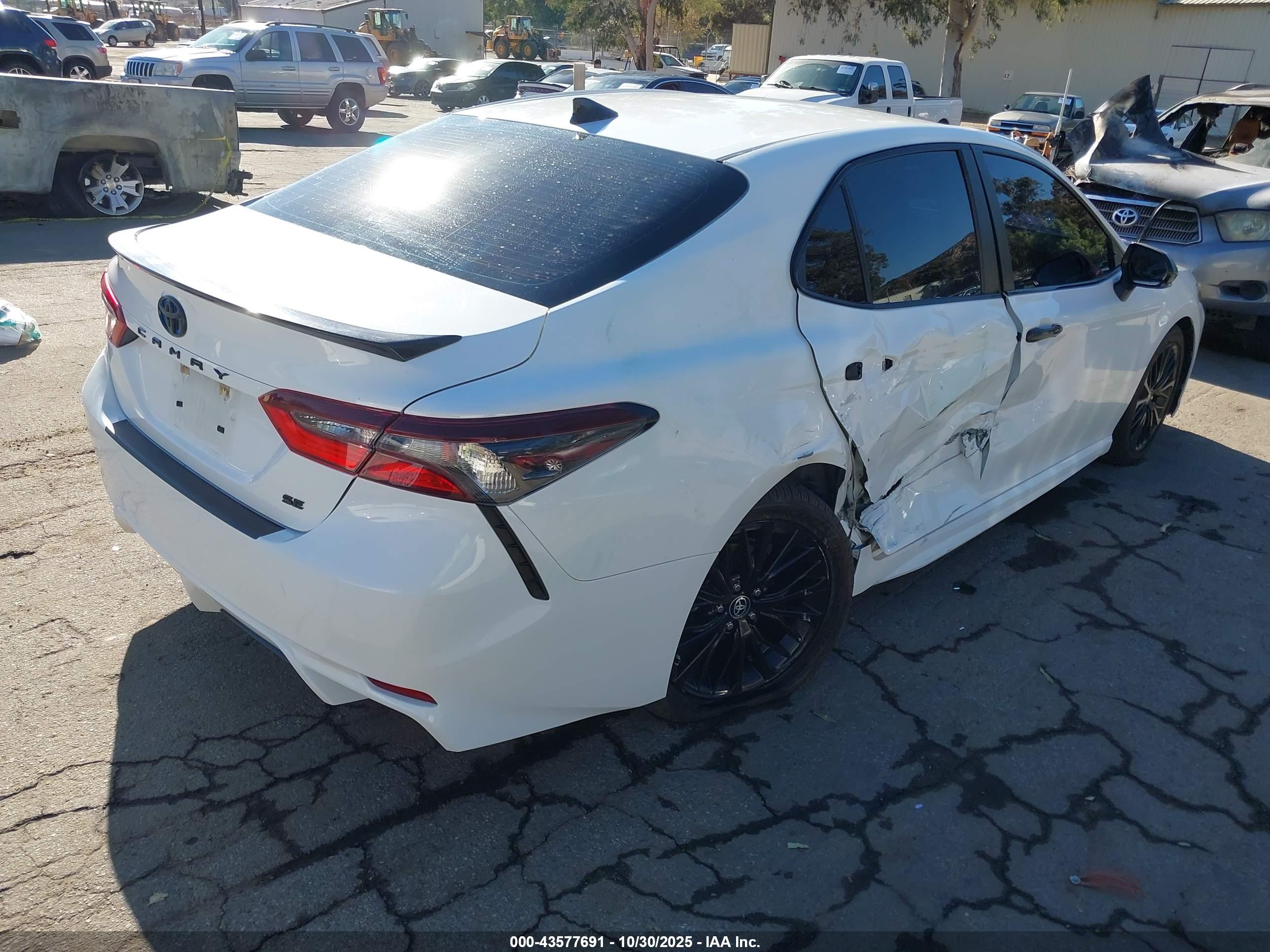 TOYOTA CAMRY image 4