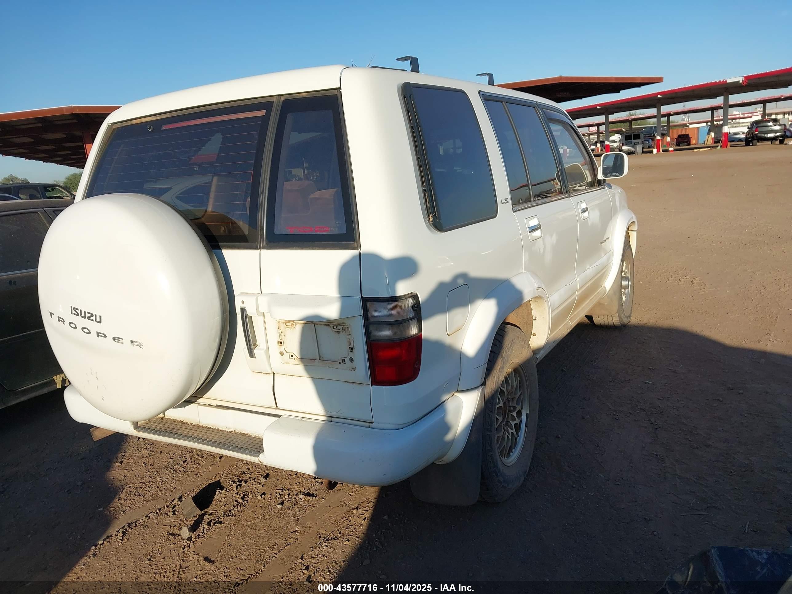 ISUZU TROOPER image 4