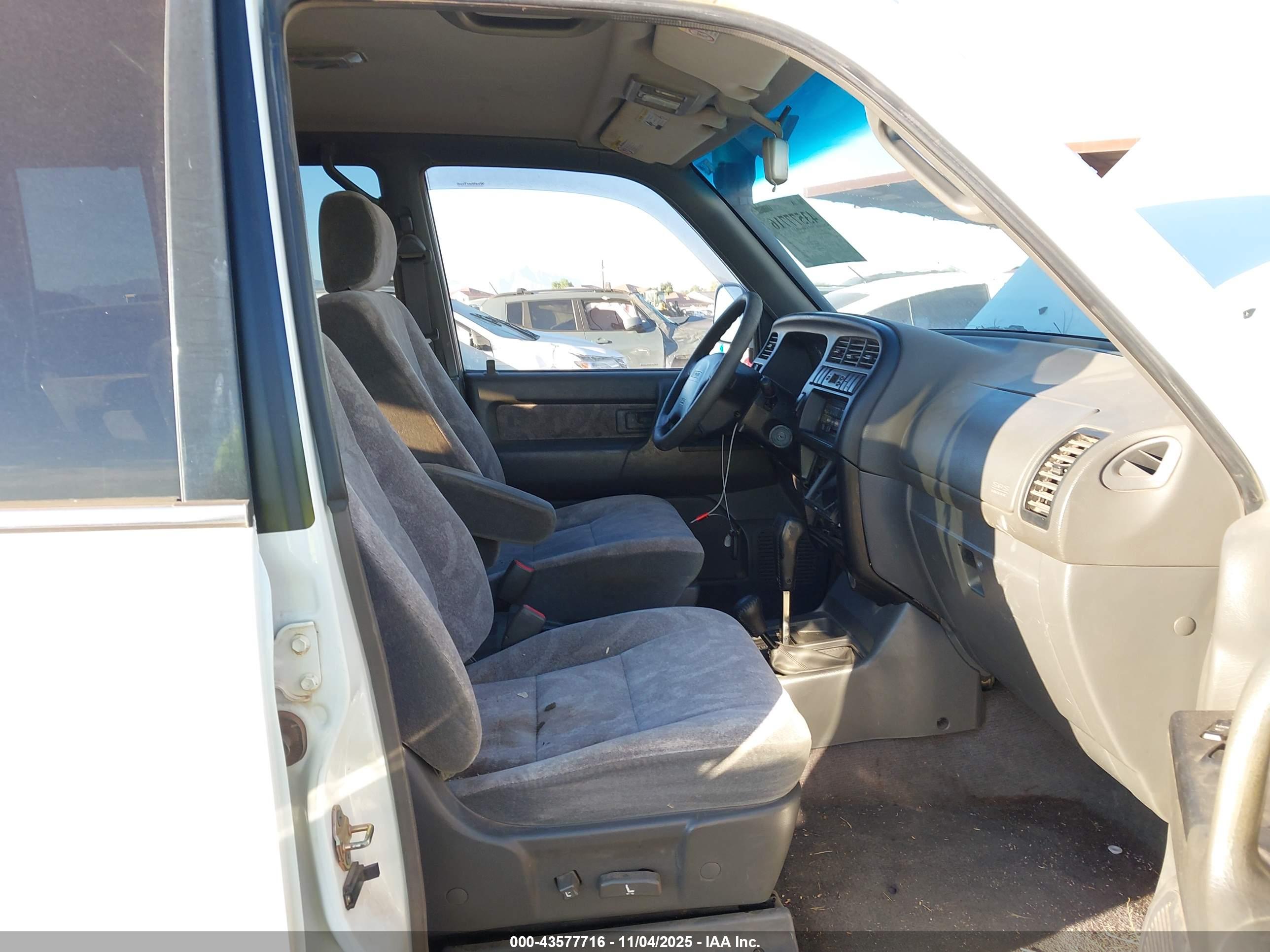 ISUZU TROOPER image 5