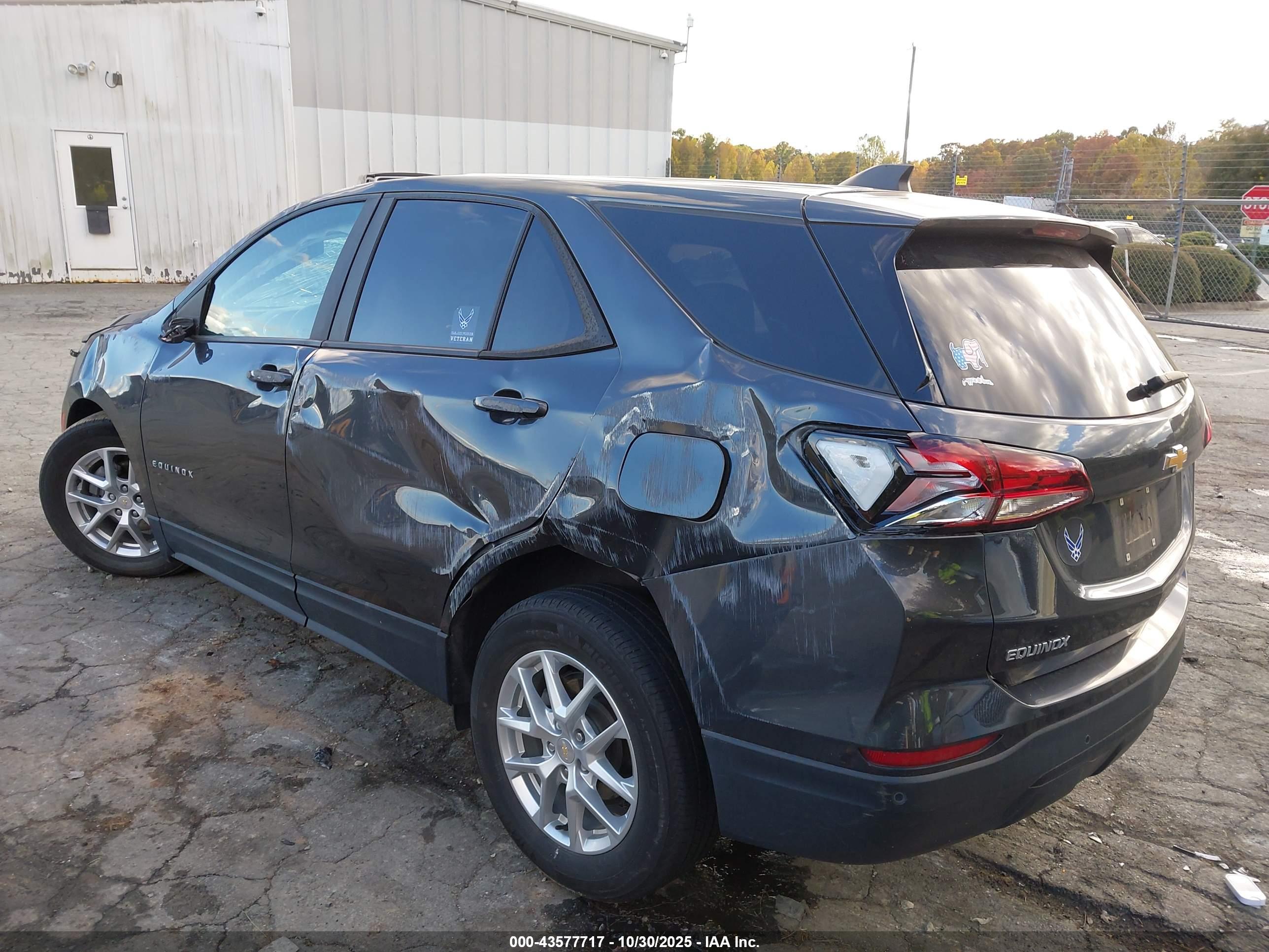 CHEVROLET EQUINOX image 3