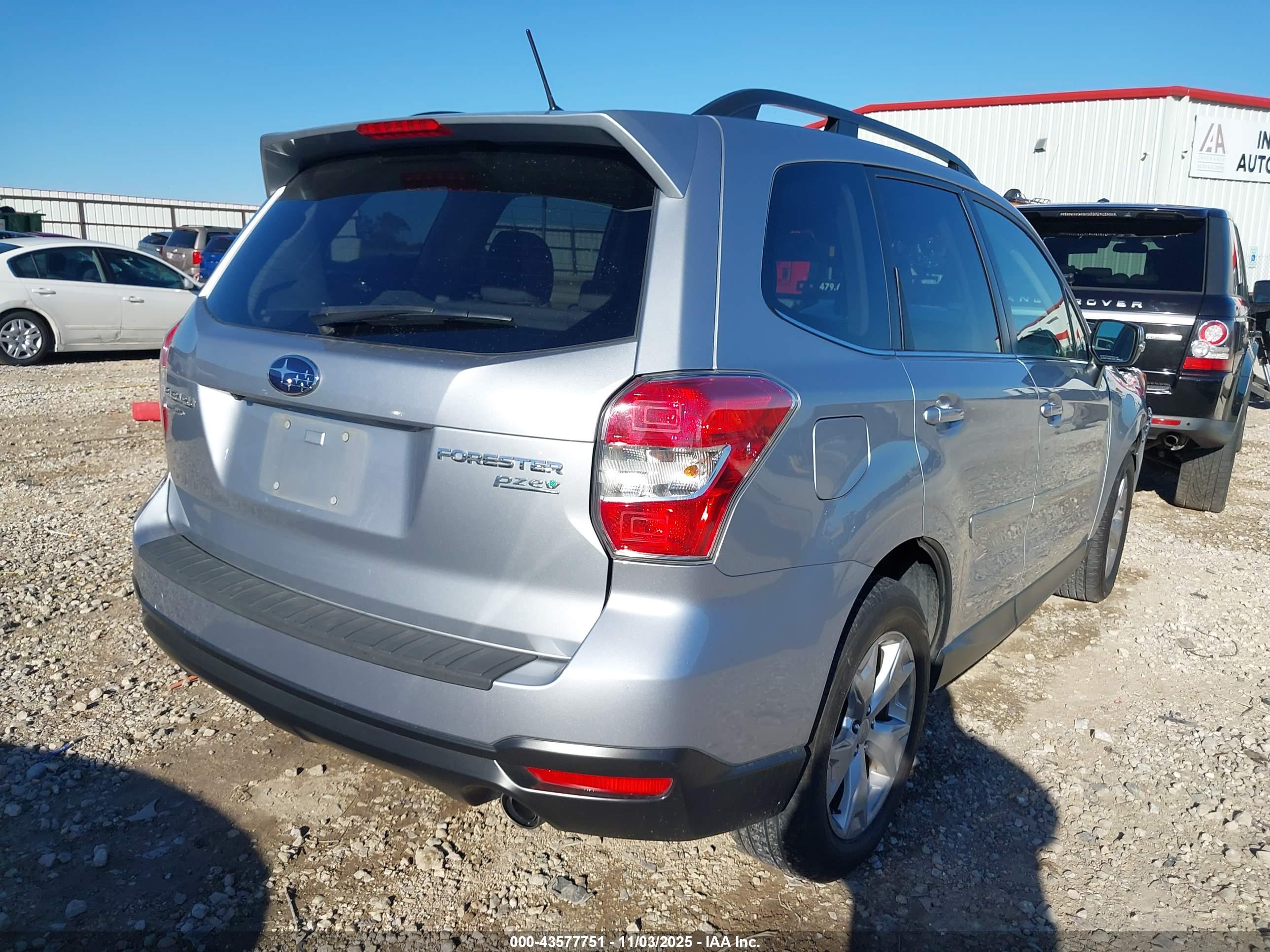 SUBARU FORESTER image 4