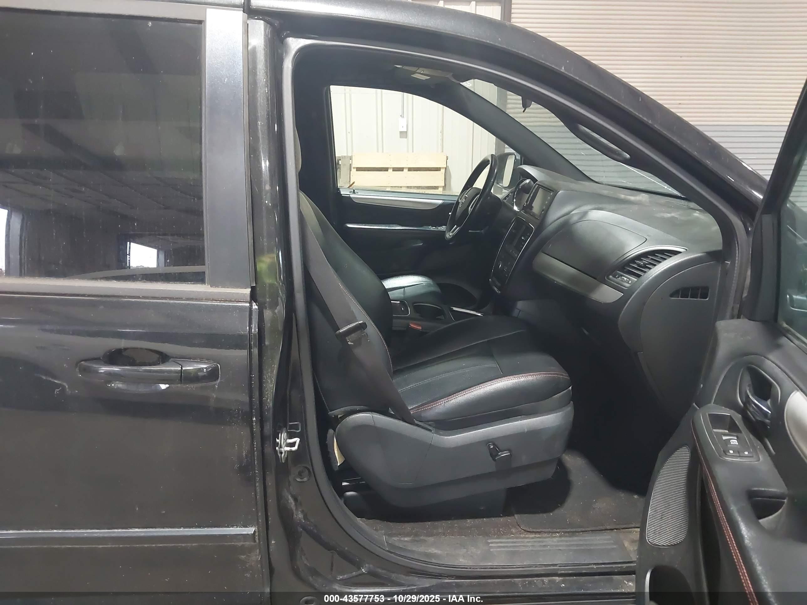 DODGE GRAND image 5