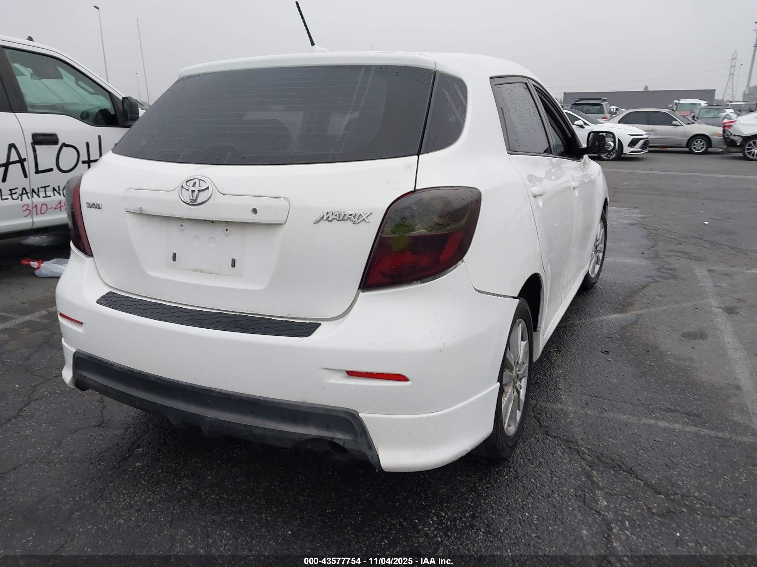 TOYOTA MATRIX image 4