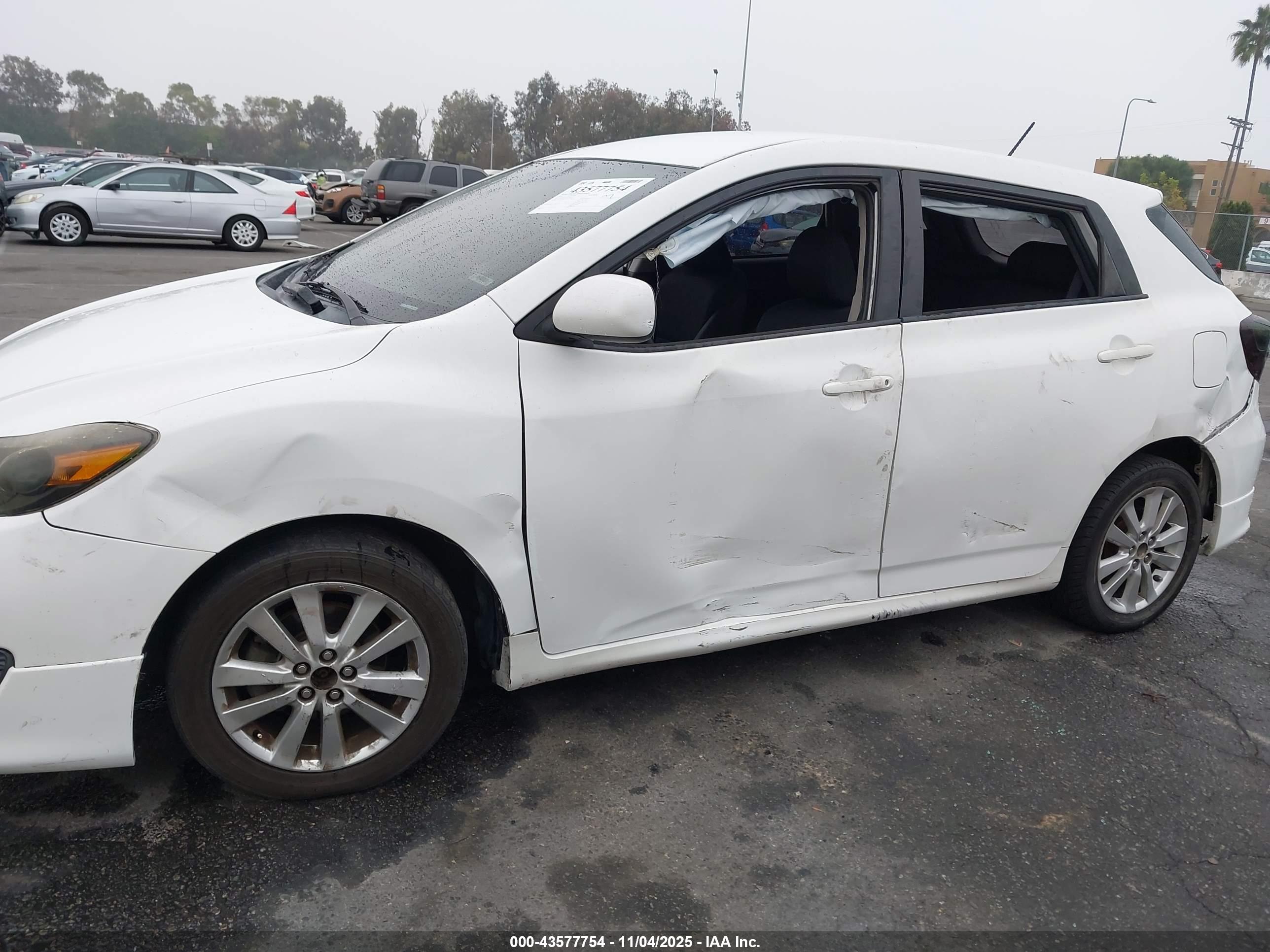 TOYOTA MATRIX image 6