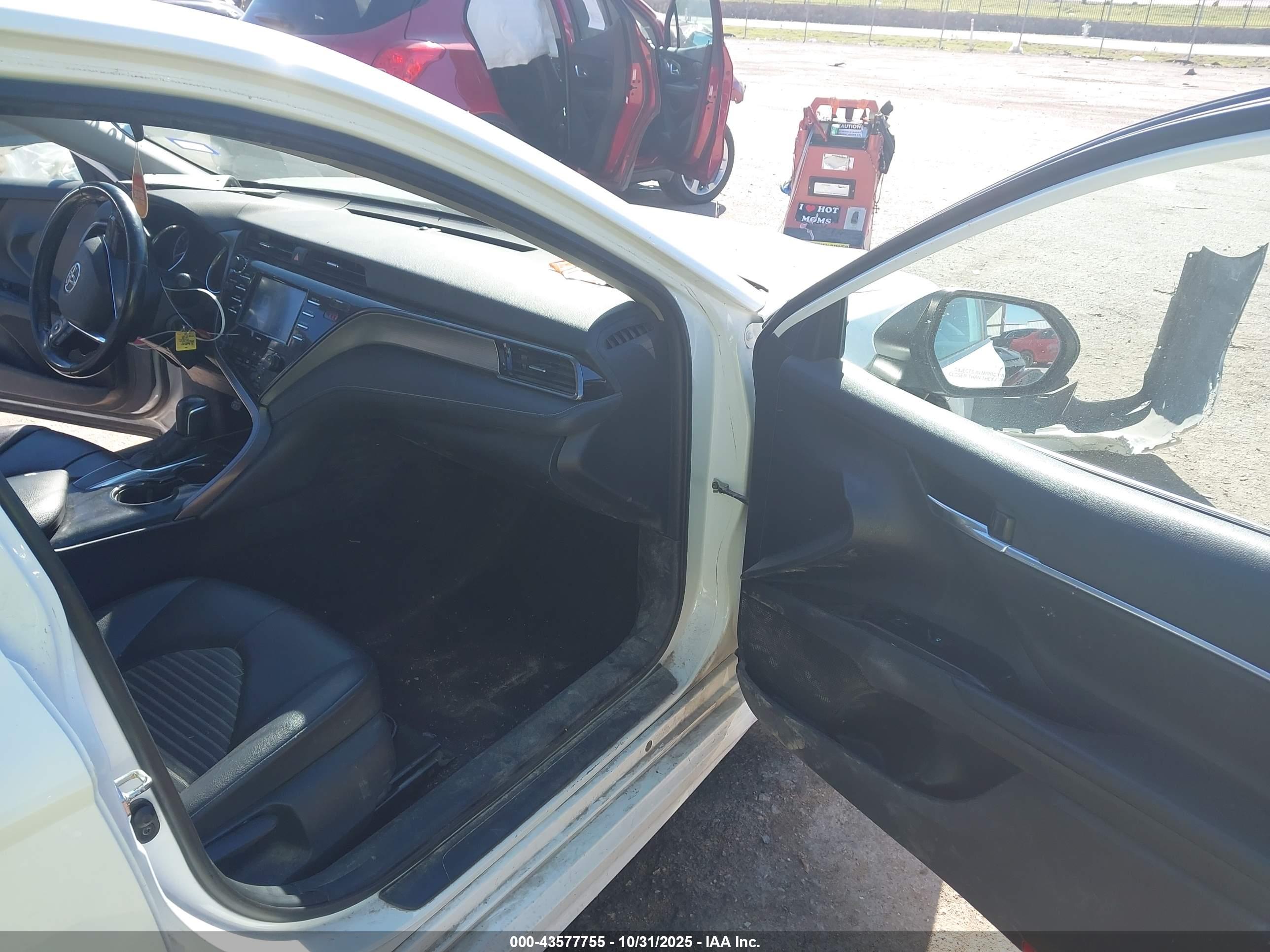 TOYOTA CAMRY image 5
