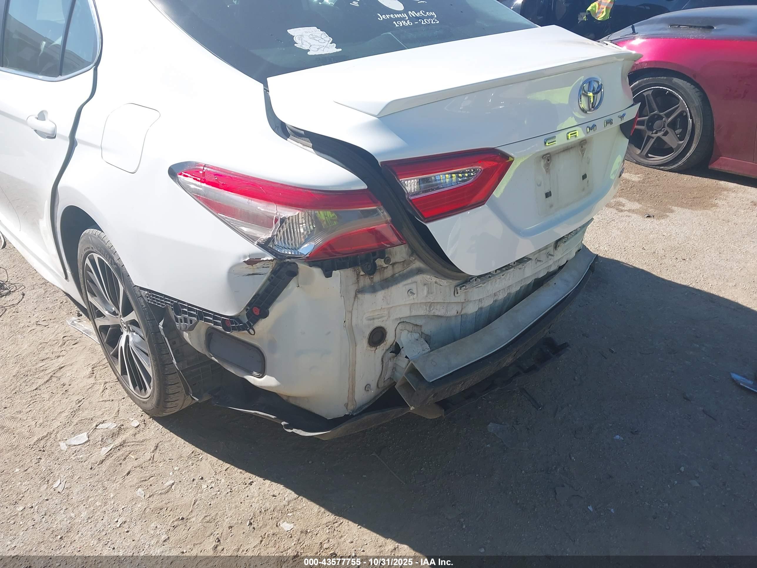 TOYOTA CAMRY image 6