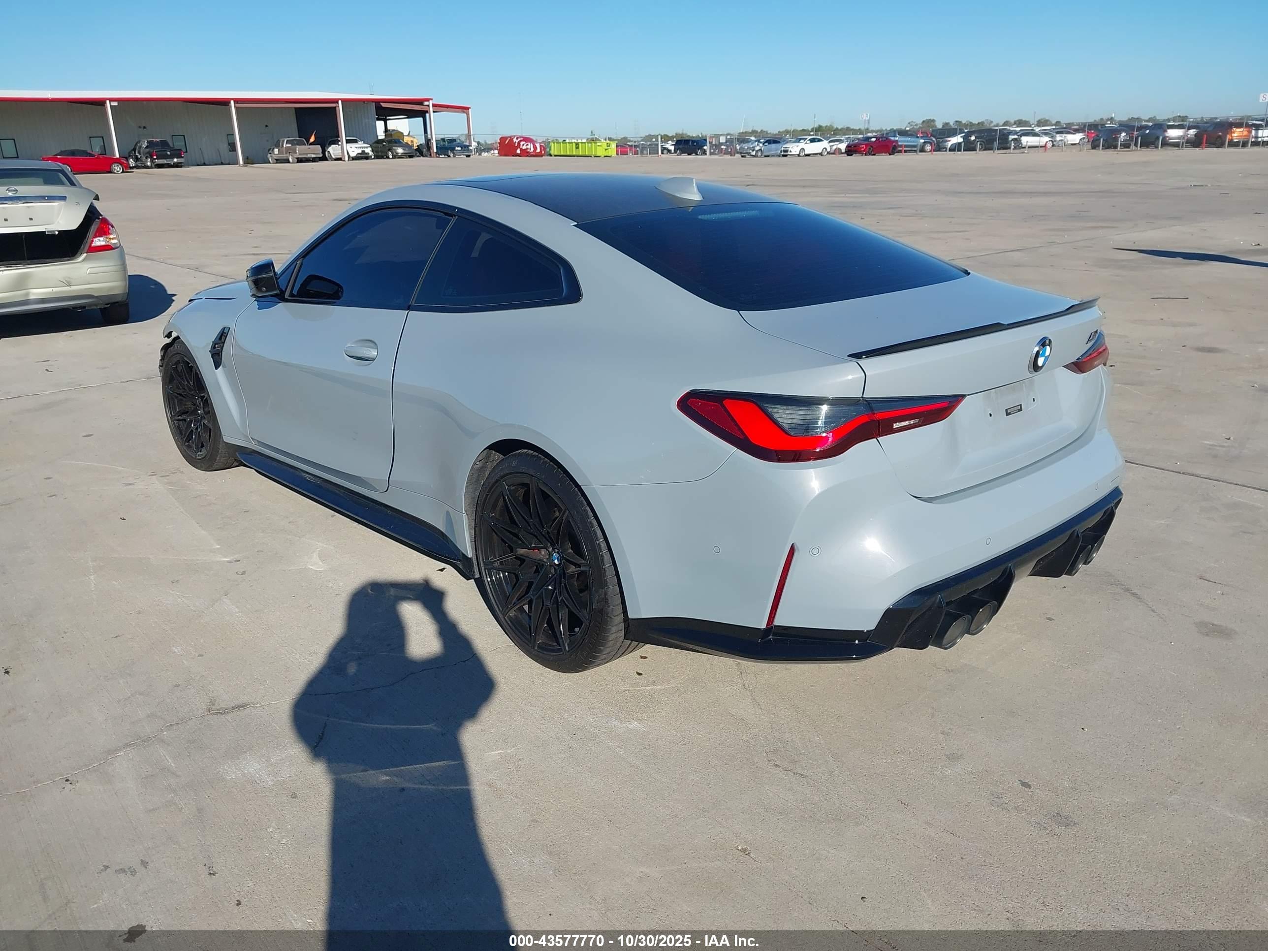 BMW M4 image 3