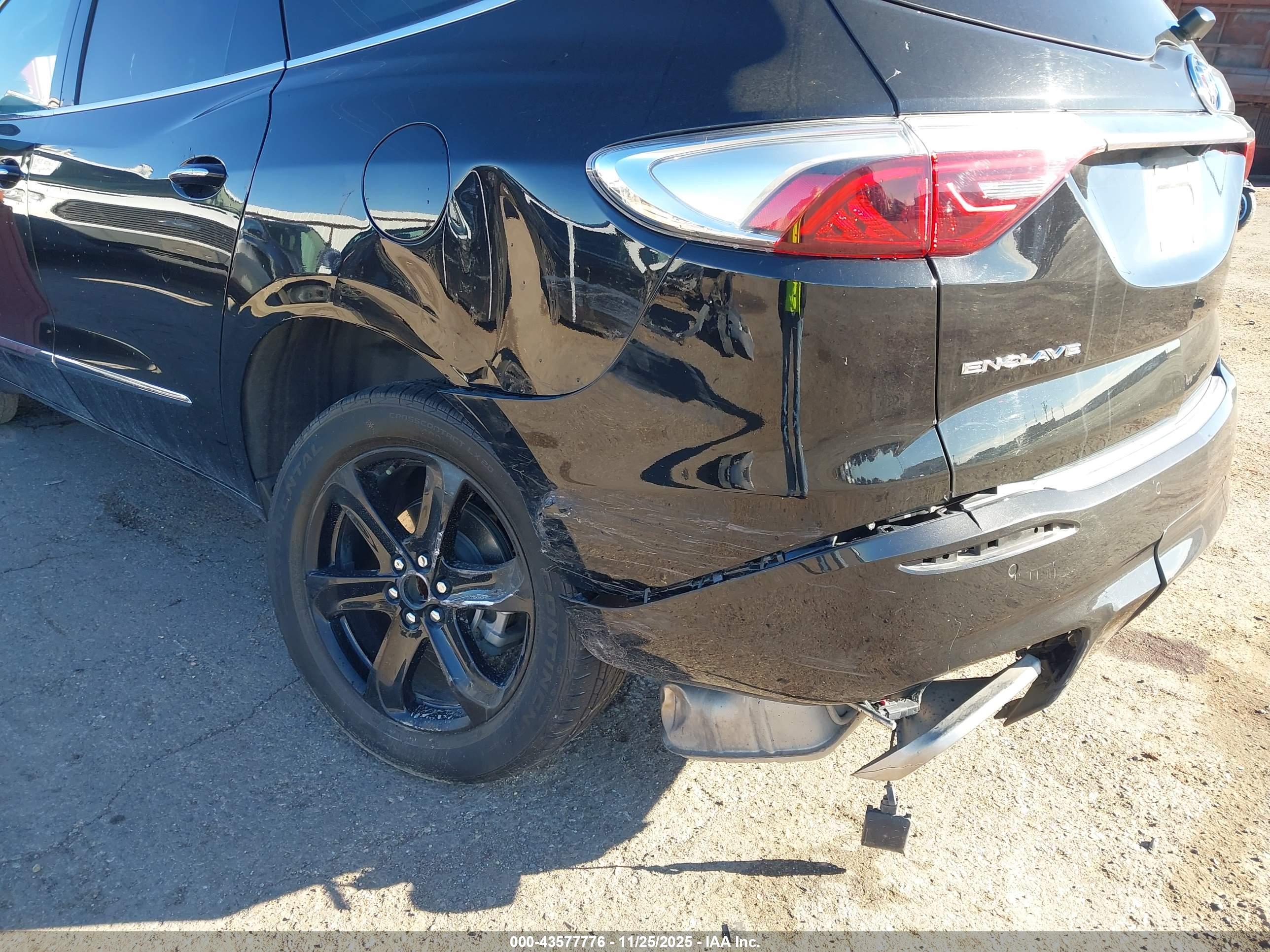 BUICK ENCLAVE image 6