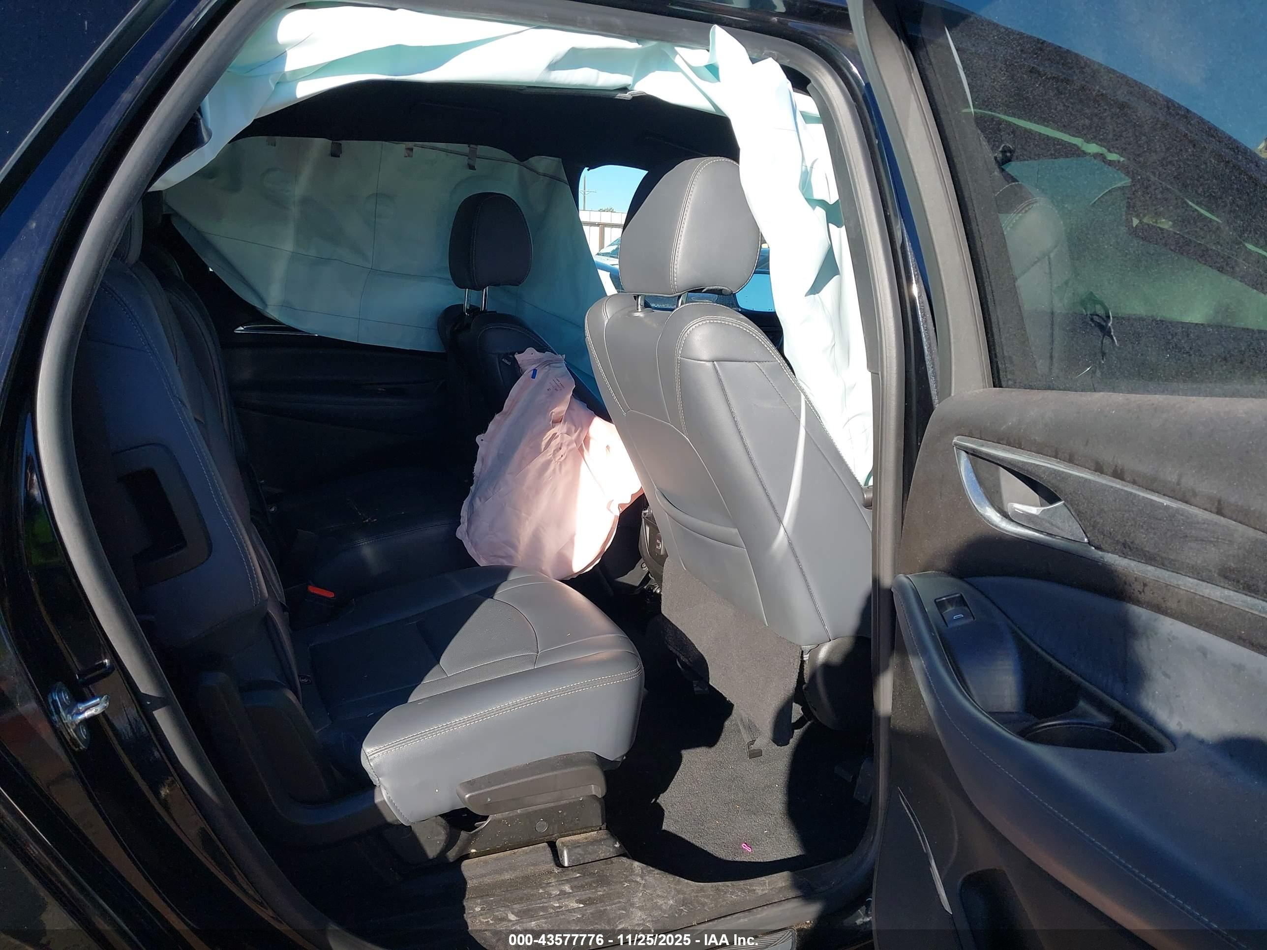 BUICK ENCLAVE image 8