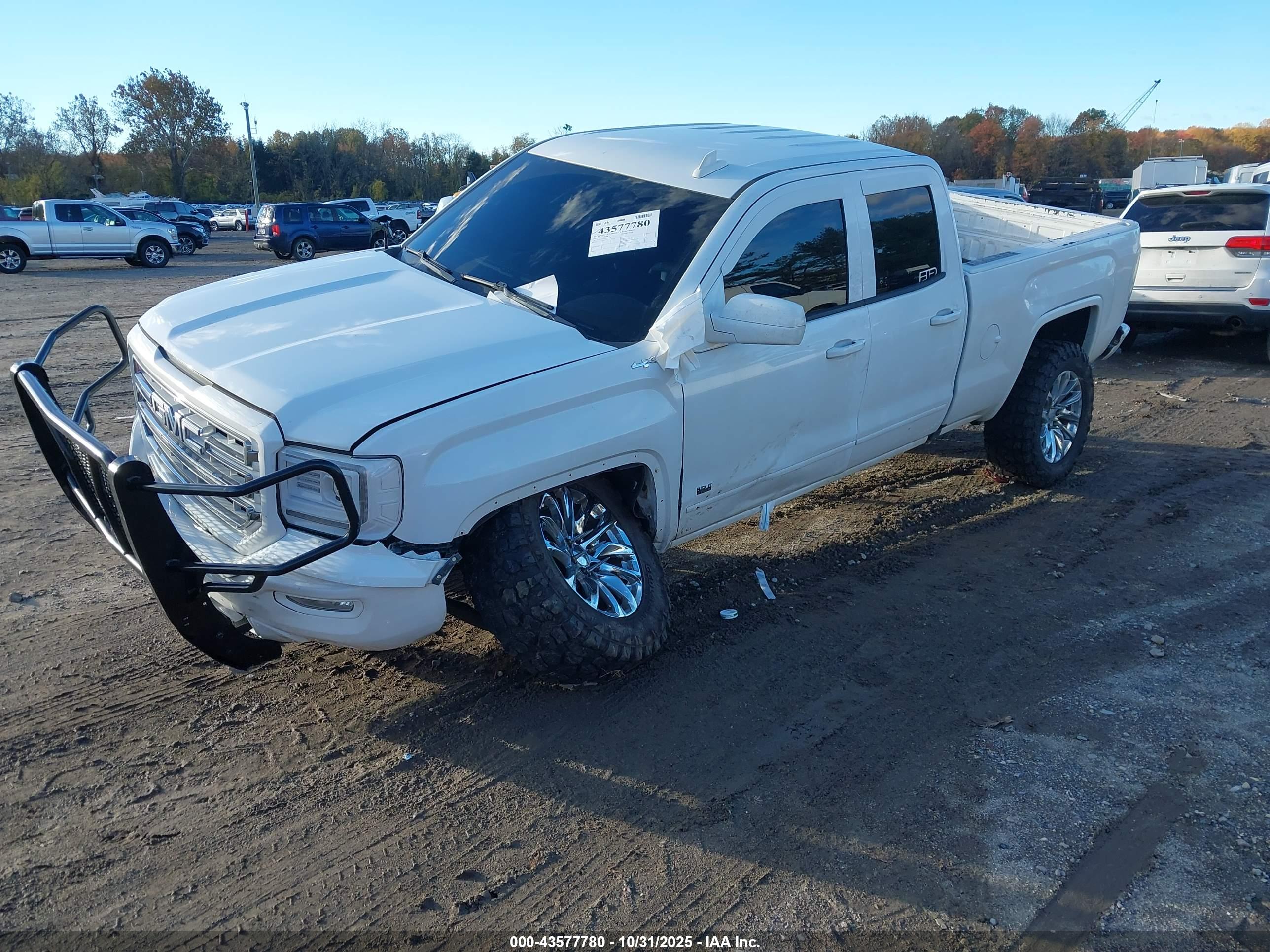 GMC SIERRA image 2