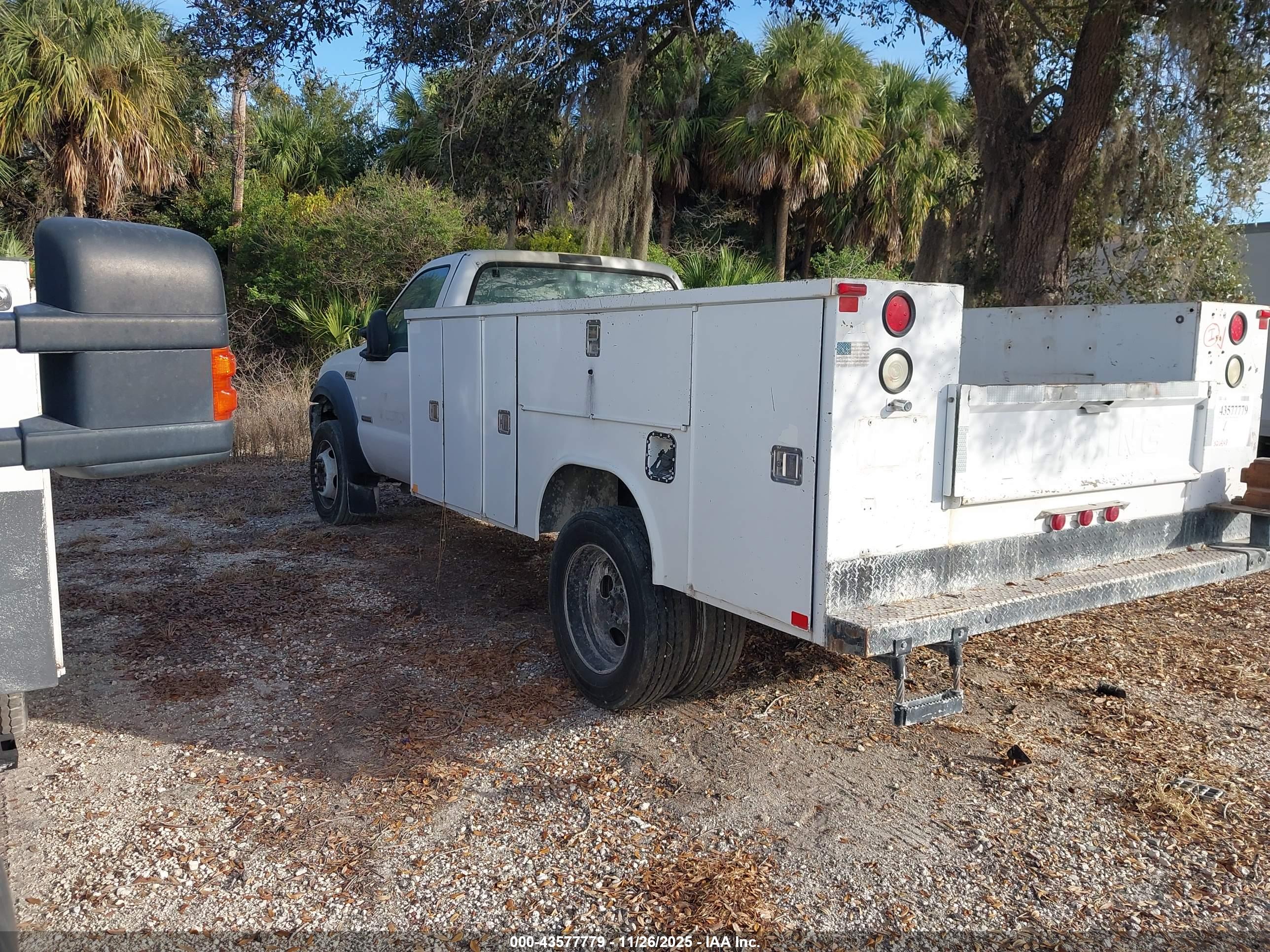 FORD F-450 image 3